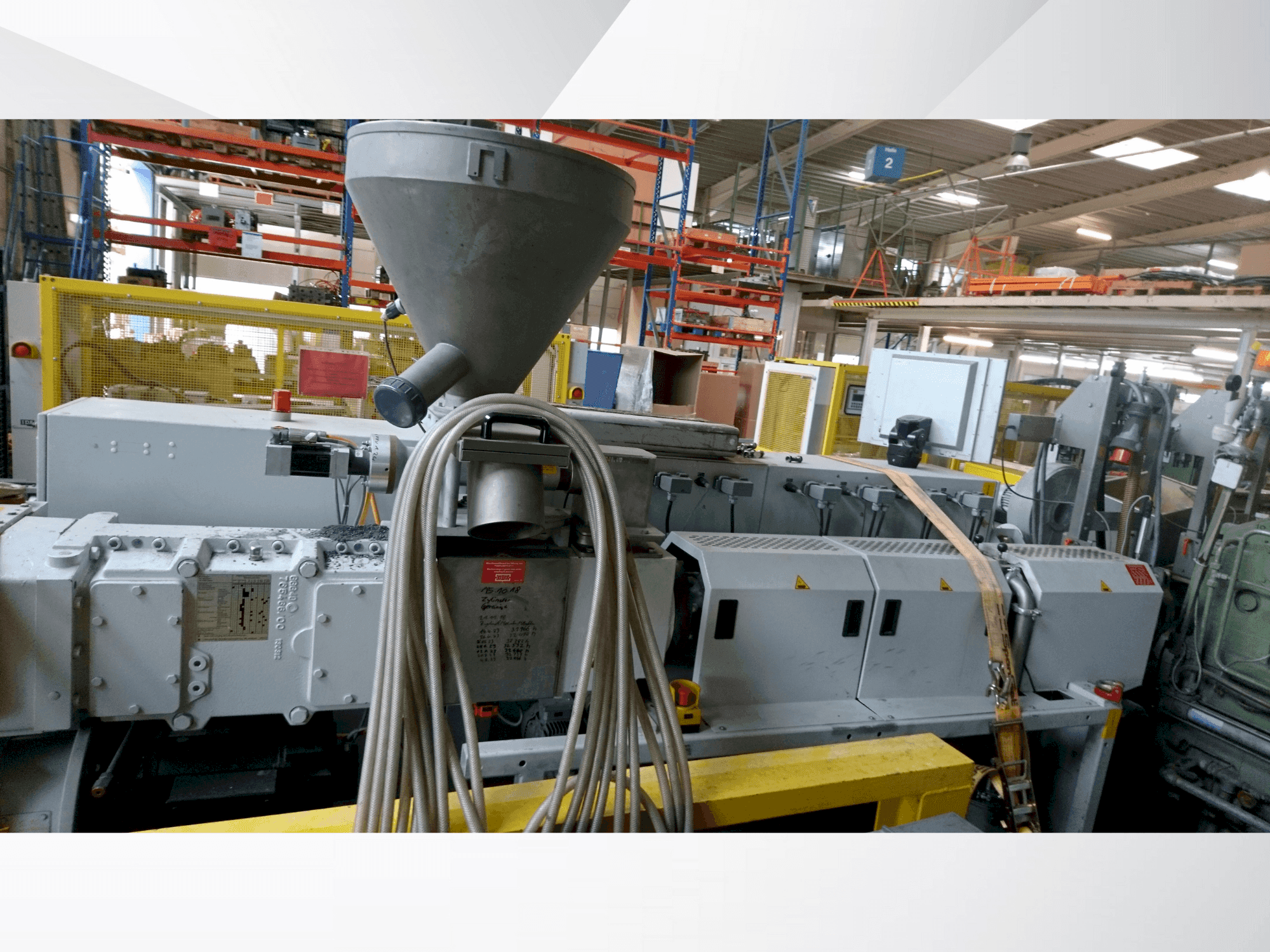 Koneen Krauss Maffei KMD 75 XS/P etunäkymä