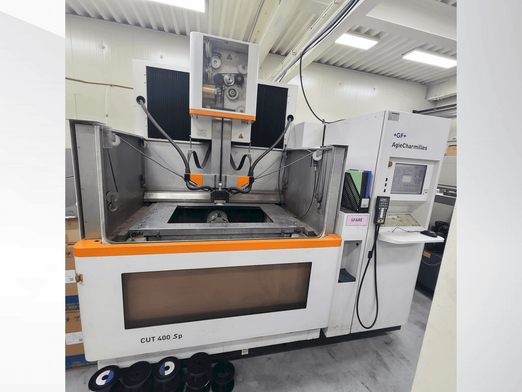 Koneen AGIE CUT 400 Sp etunäkymä