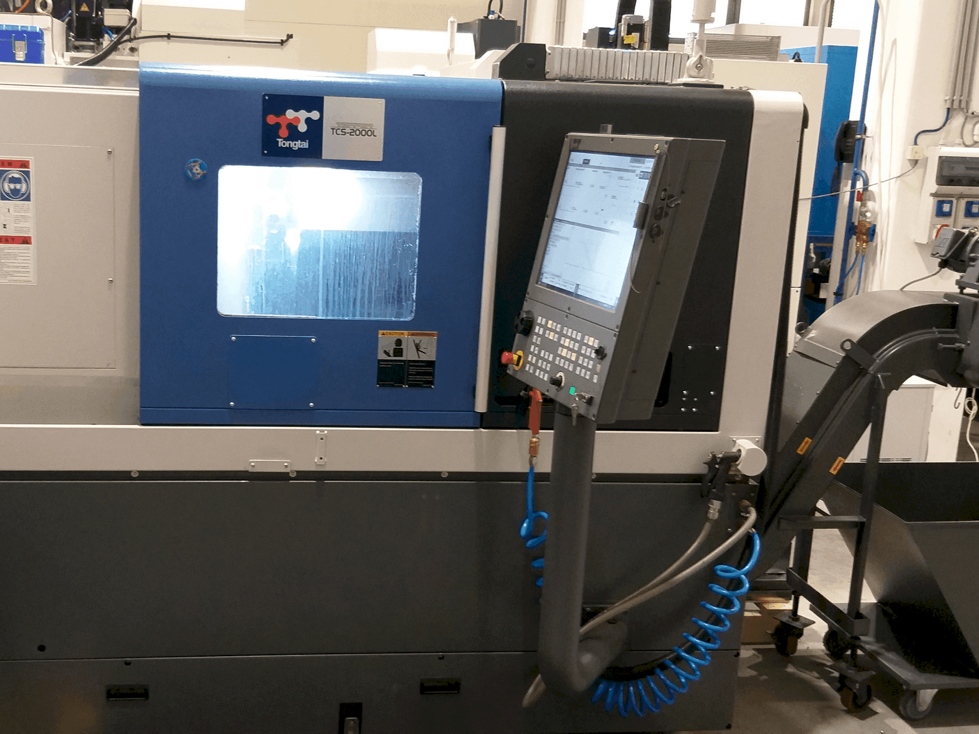 Koneen Tongtai TCS2000L etunäkymä
