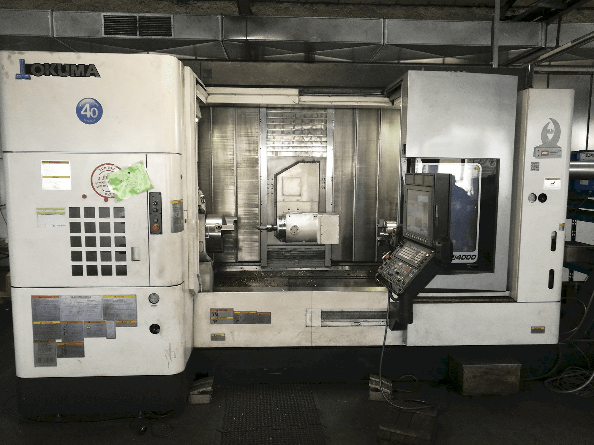 Koneen Okuma etunäkymä MULTUS U4000