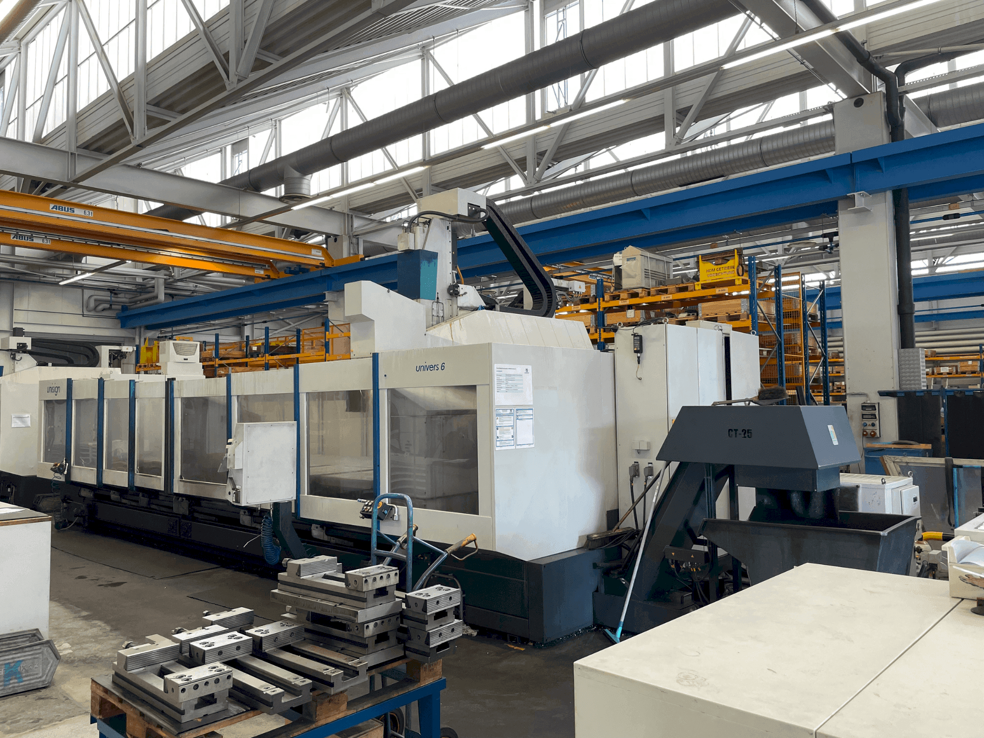 Koneen Unisign UNIVERS 6 etunäkymä