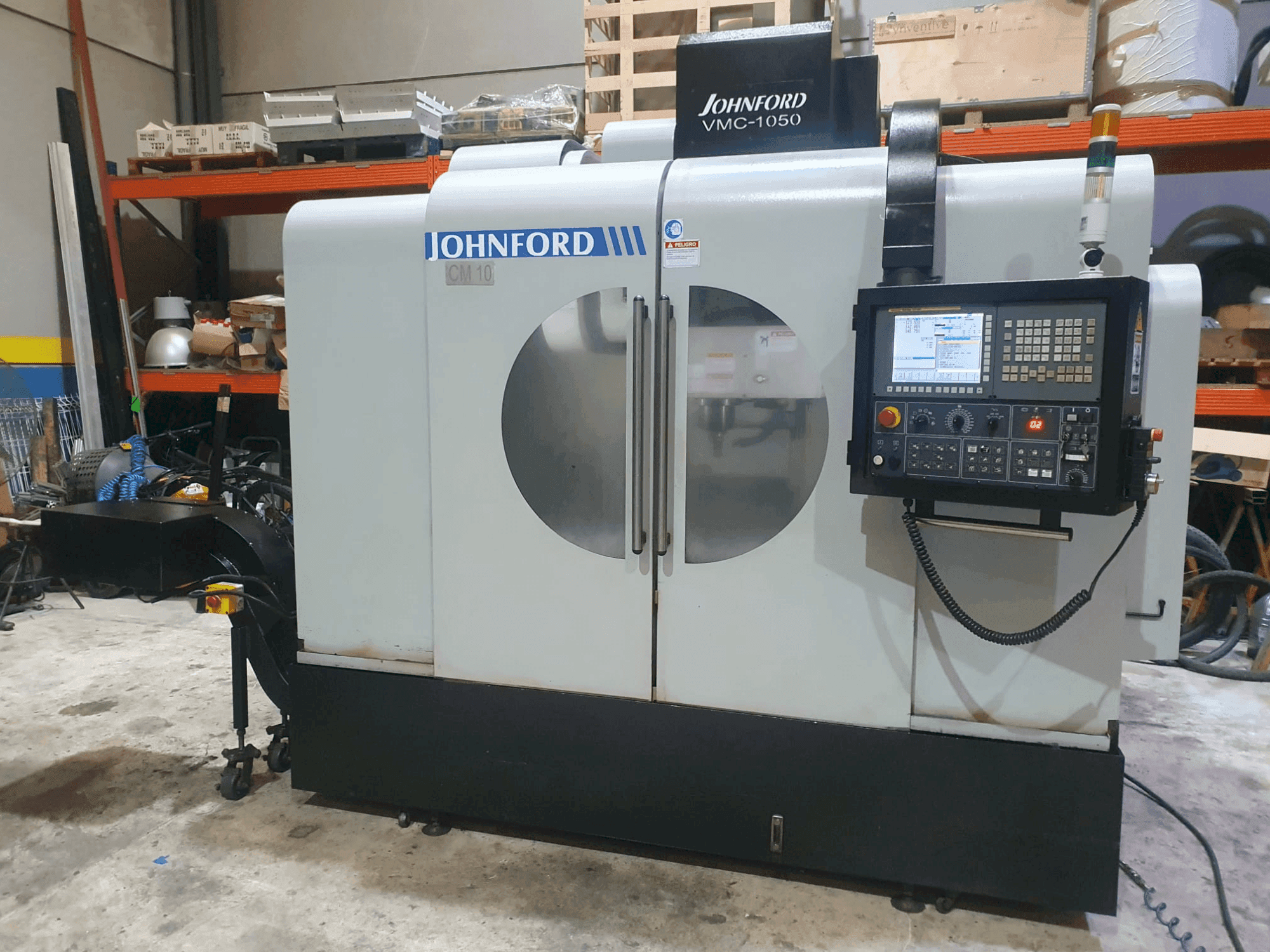 Koneen Johnford VMC-1050 etunäkymä