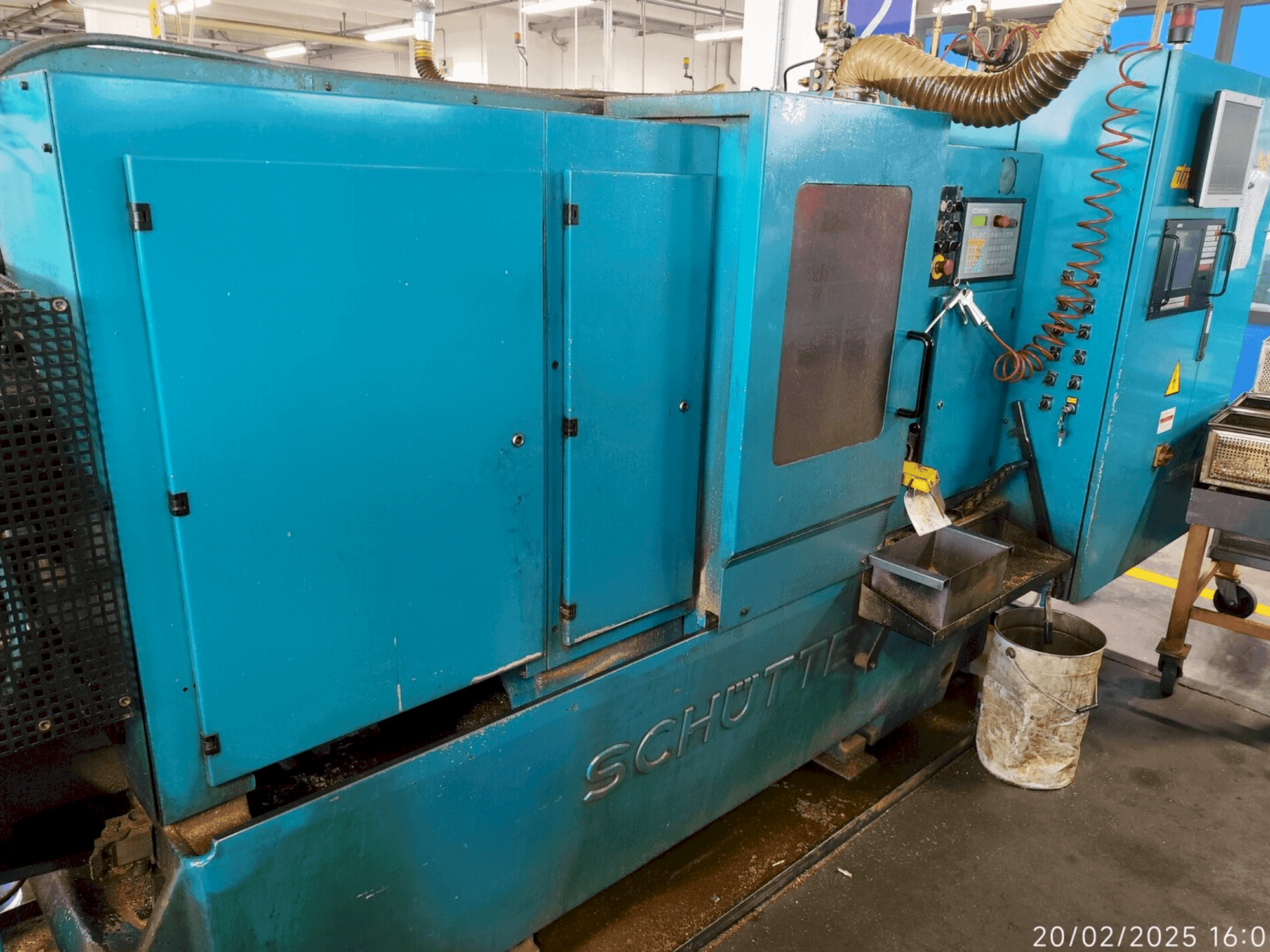 Koneen Schütte SE16 etunäkymä