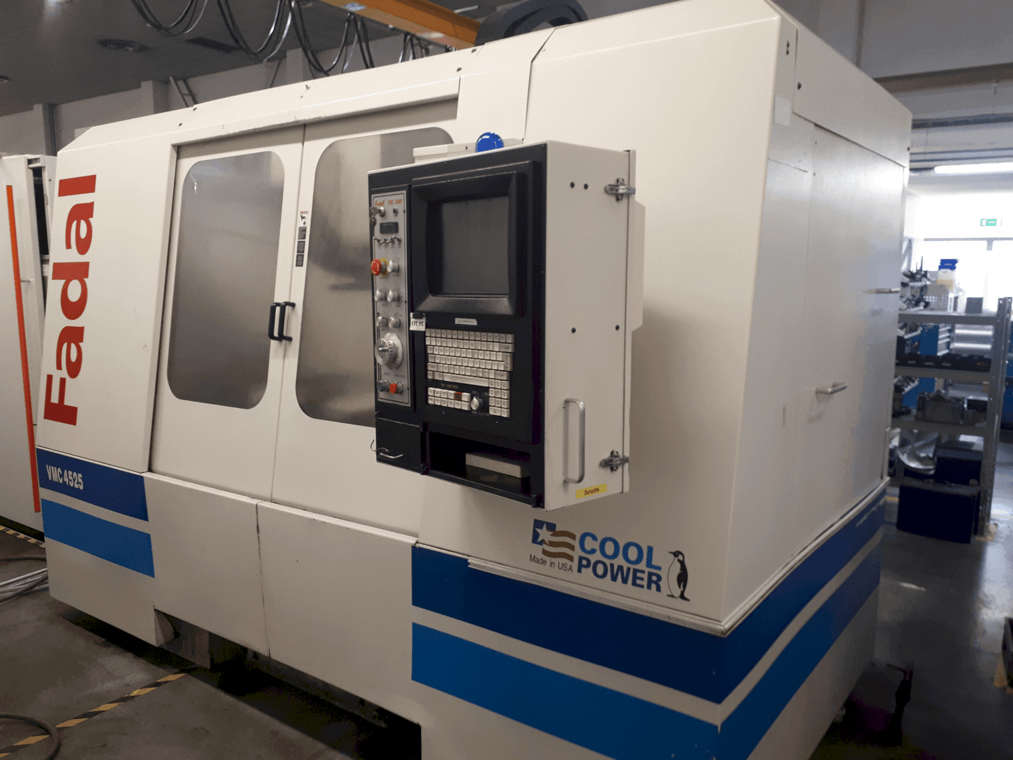 Koneen FADAL VMC4525 etunäkymä