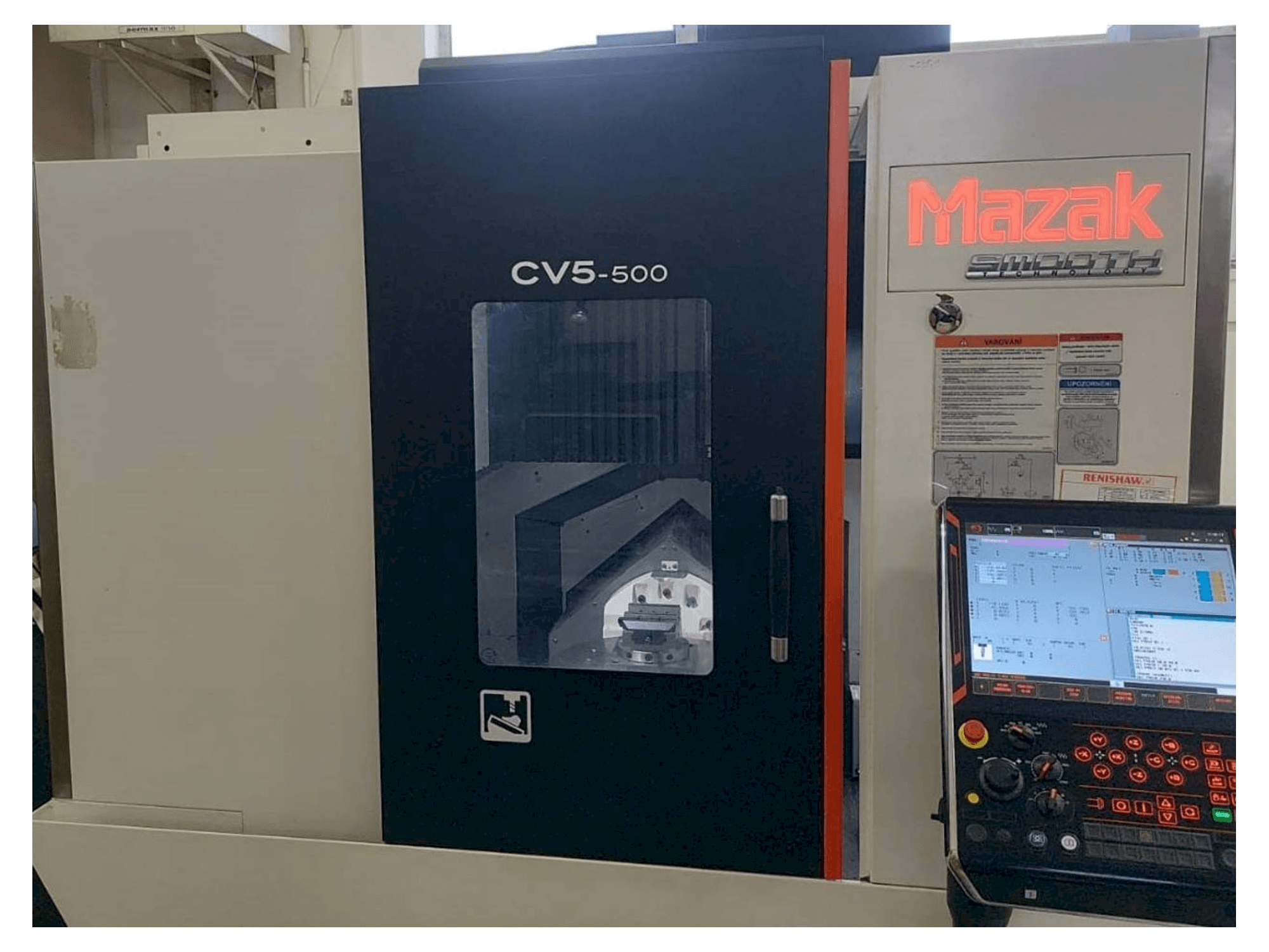 Koneen Mazak CV5-500 etunäkymä