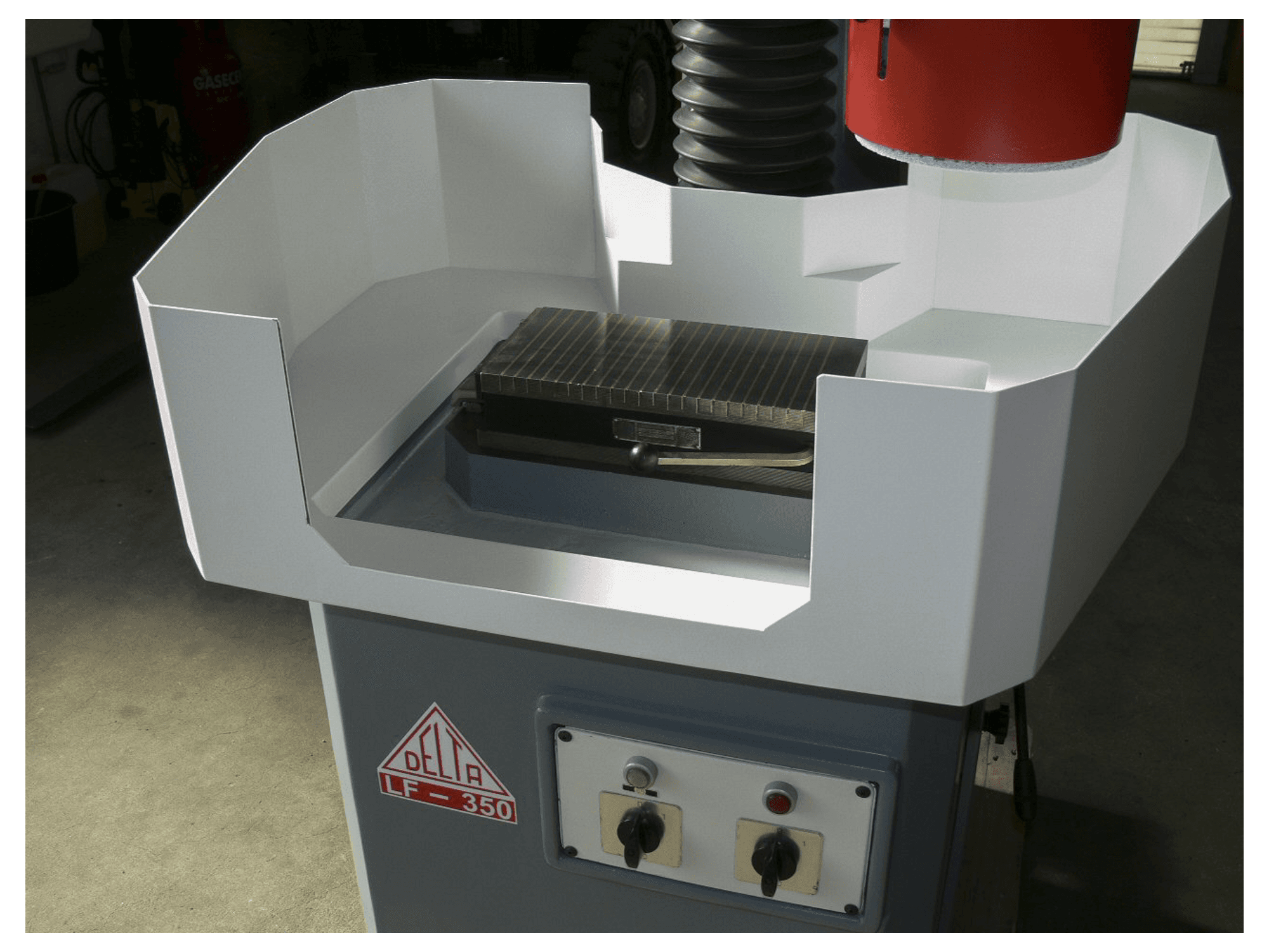 Koneen DELTA etunäkymäLF-350