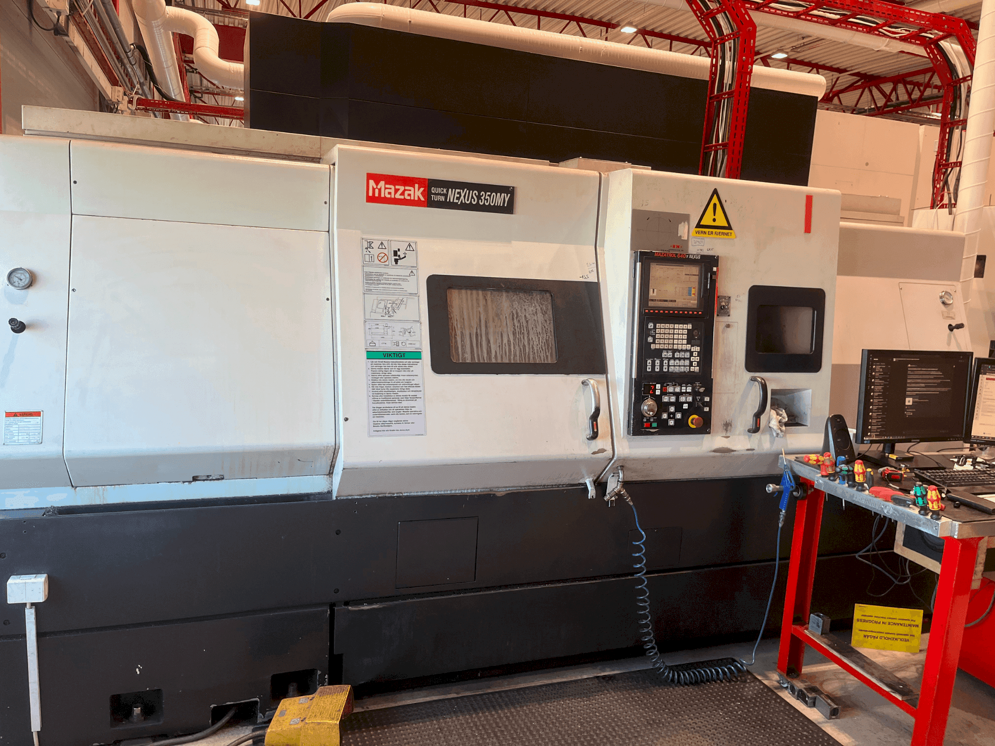 Koneen Mazak QT Nexus 350 MY etunäkymä