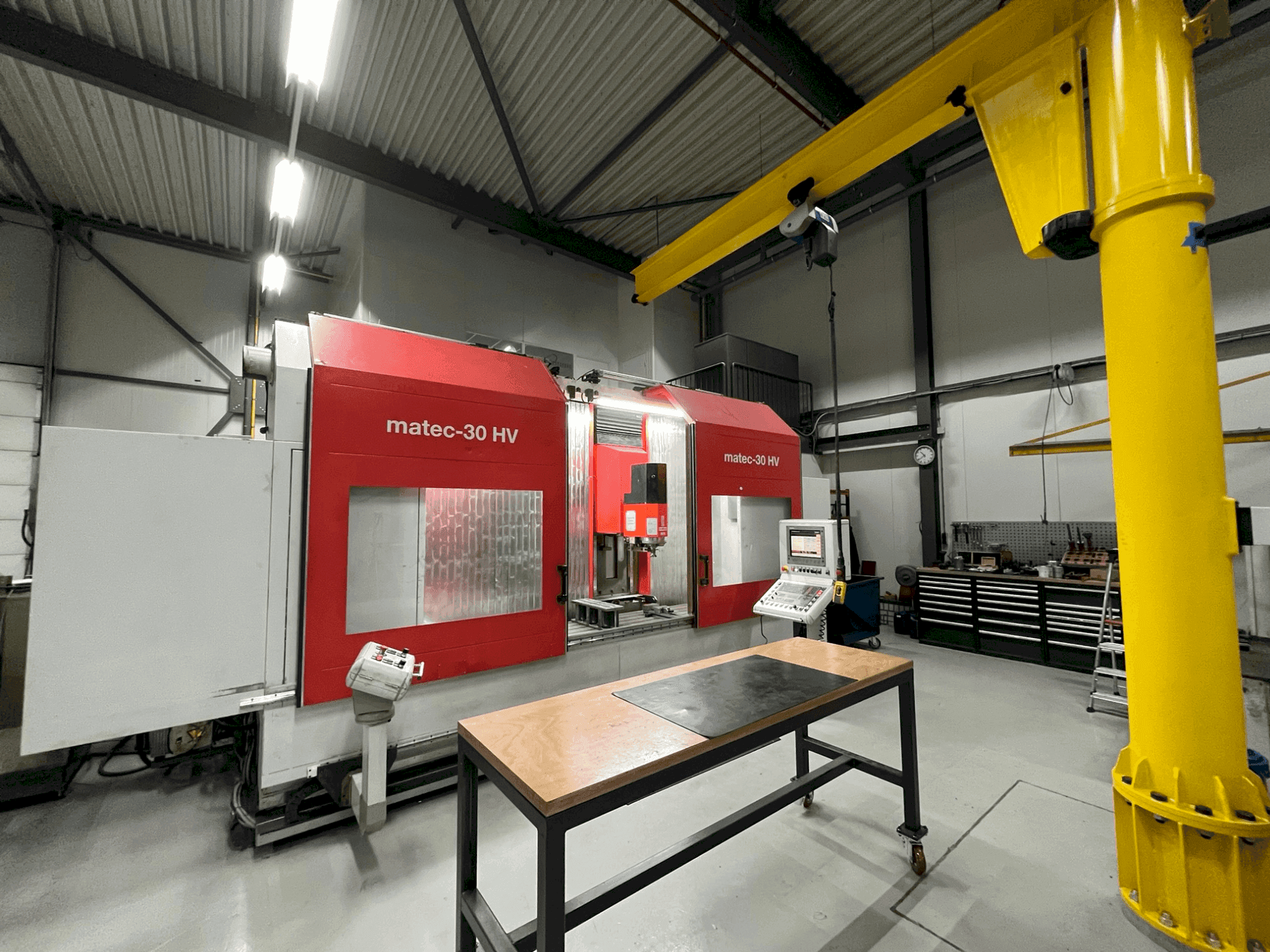 Koneen Matec 30-HV etunäkymä