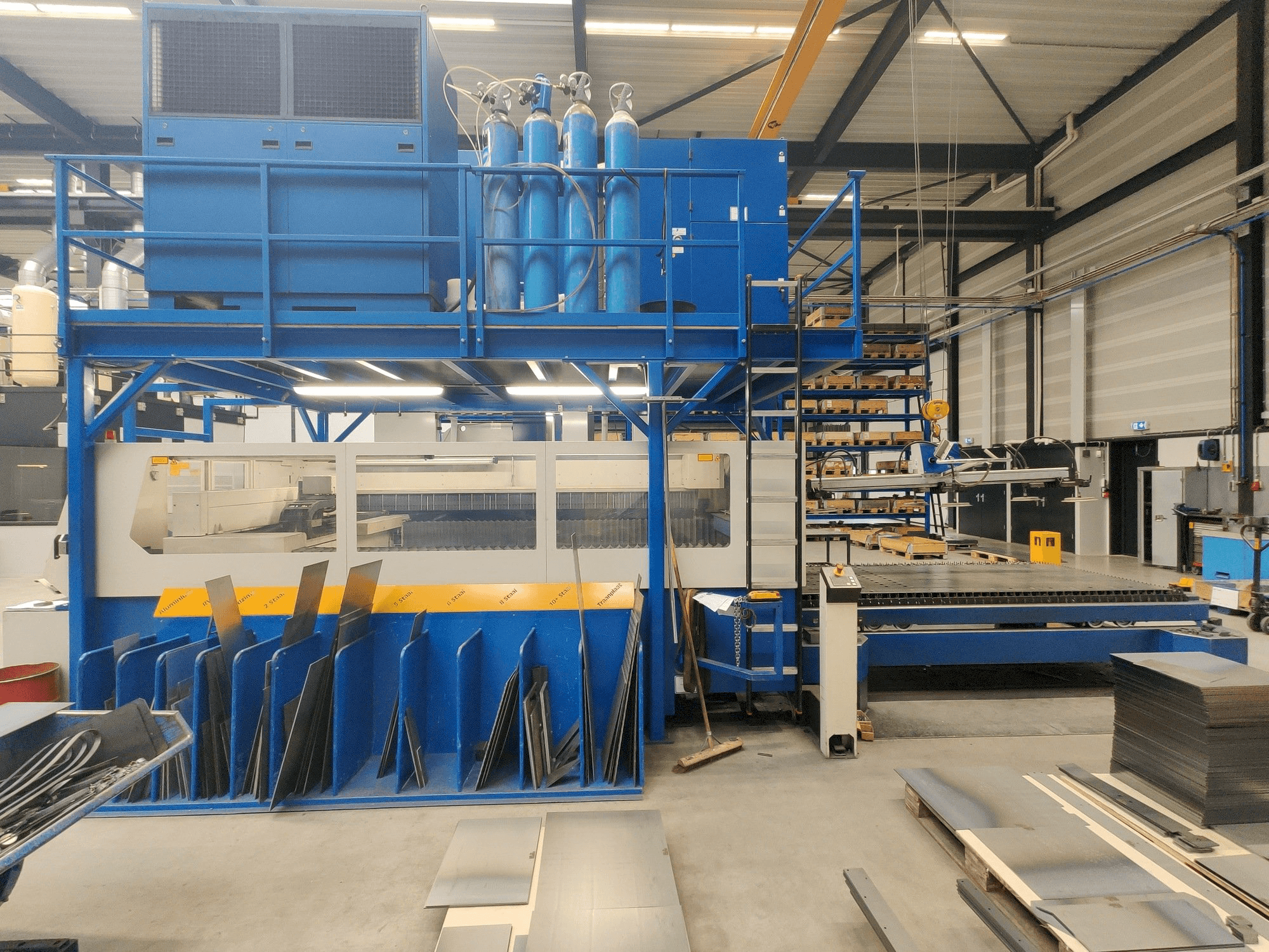 Koneen Trumpf Trumatic L 3030 vasemman sivun näkymä
