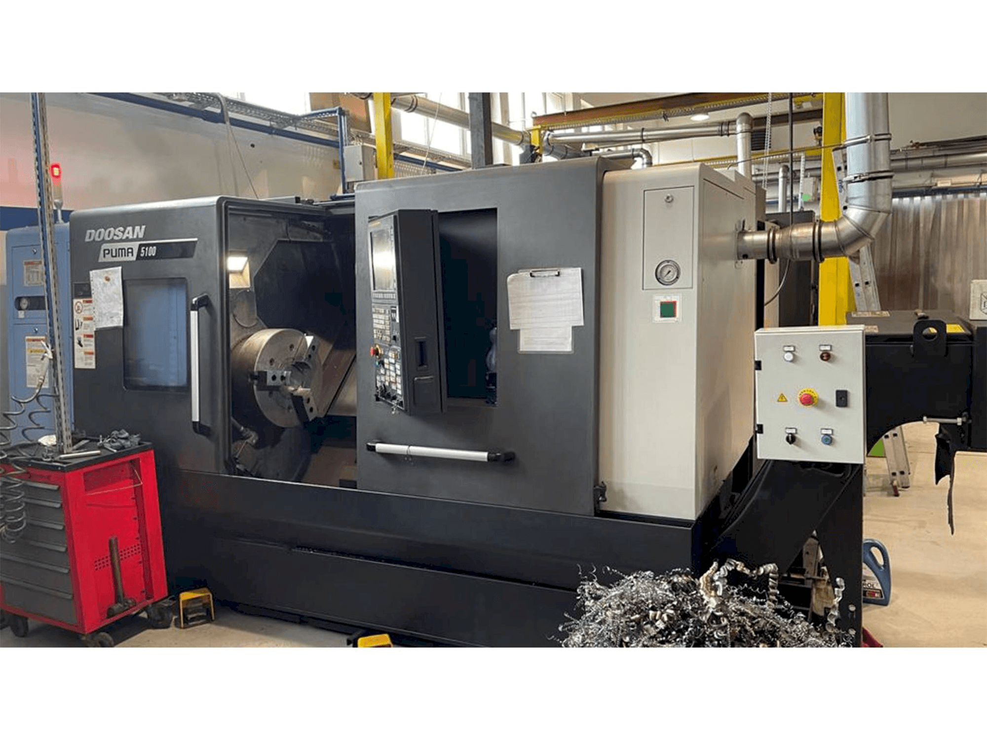 Koneen Doosan Puma 5100B etunäkymä