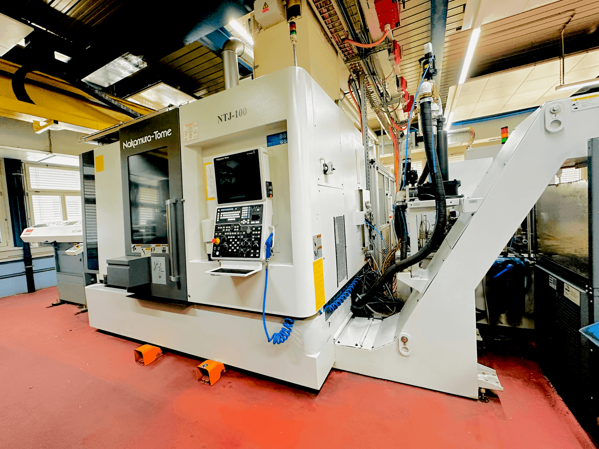 Koneen NAKAMURA NTJ100 etunäkymä