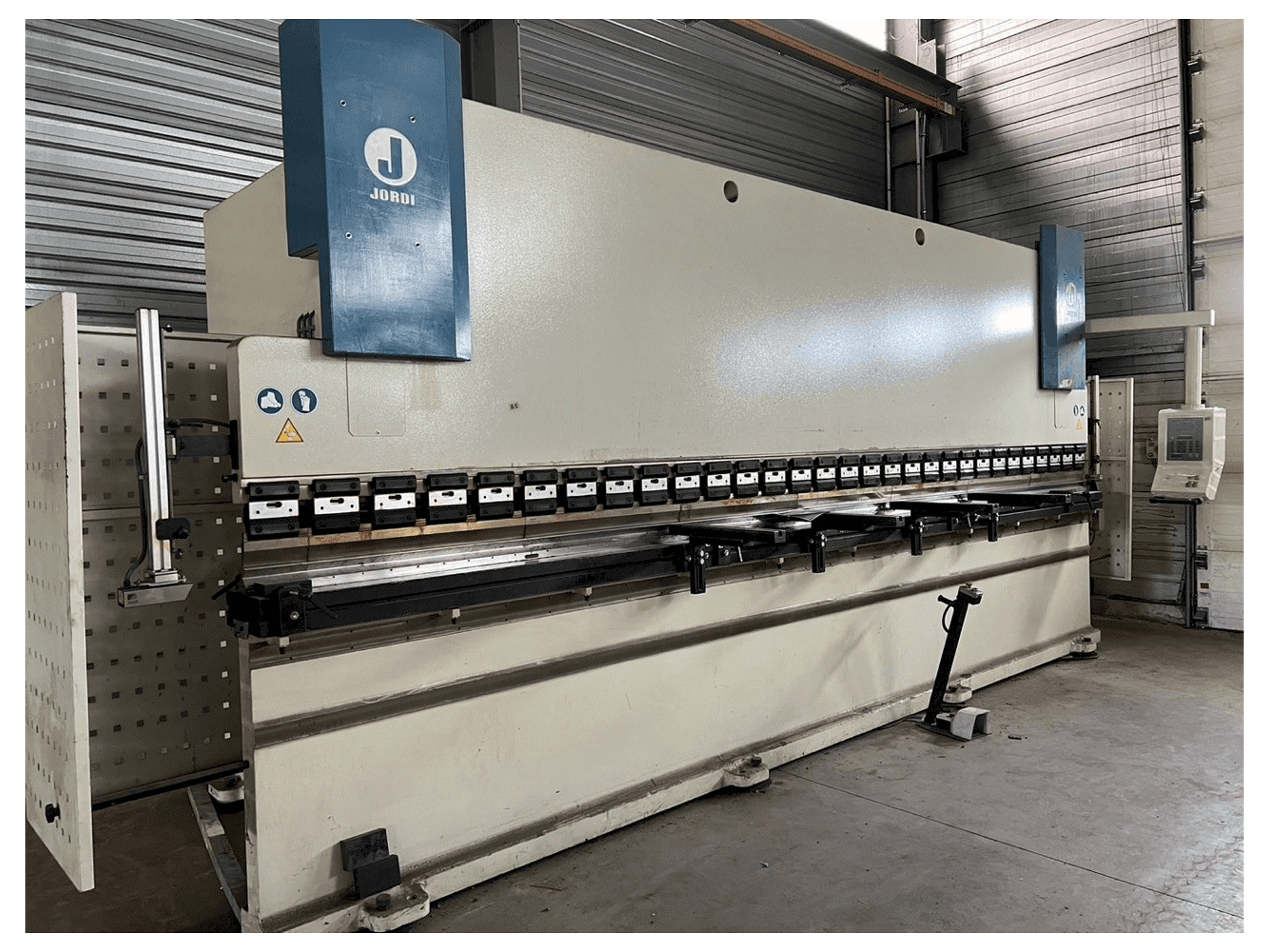 Koneen JORDI PH 6225 etunäkymä