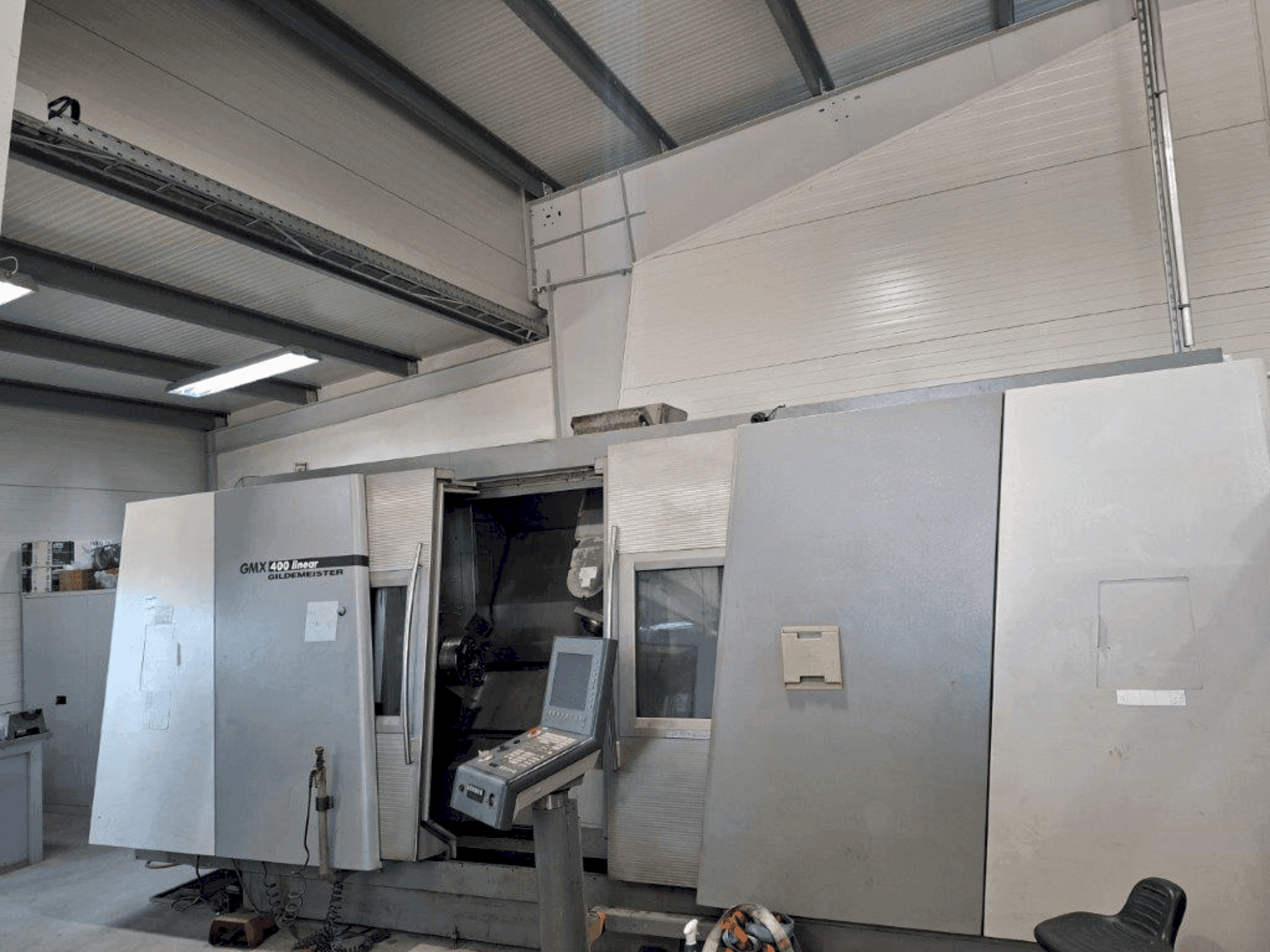 Koneen DMG Gildemeister GMX 400 linear etunäkymä
