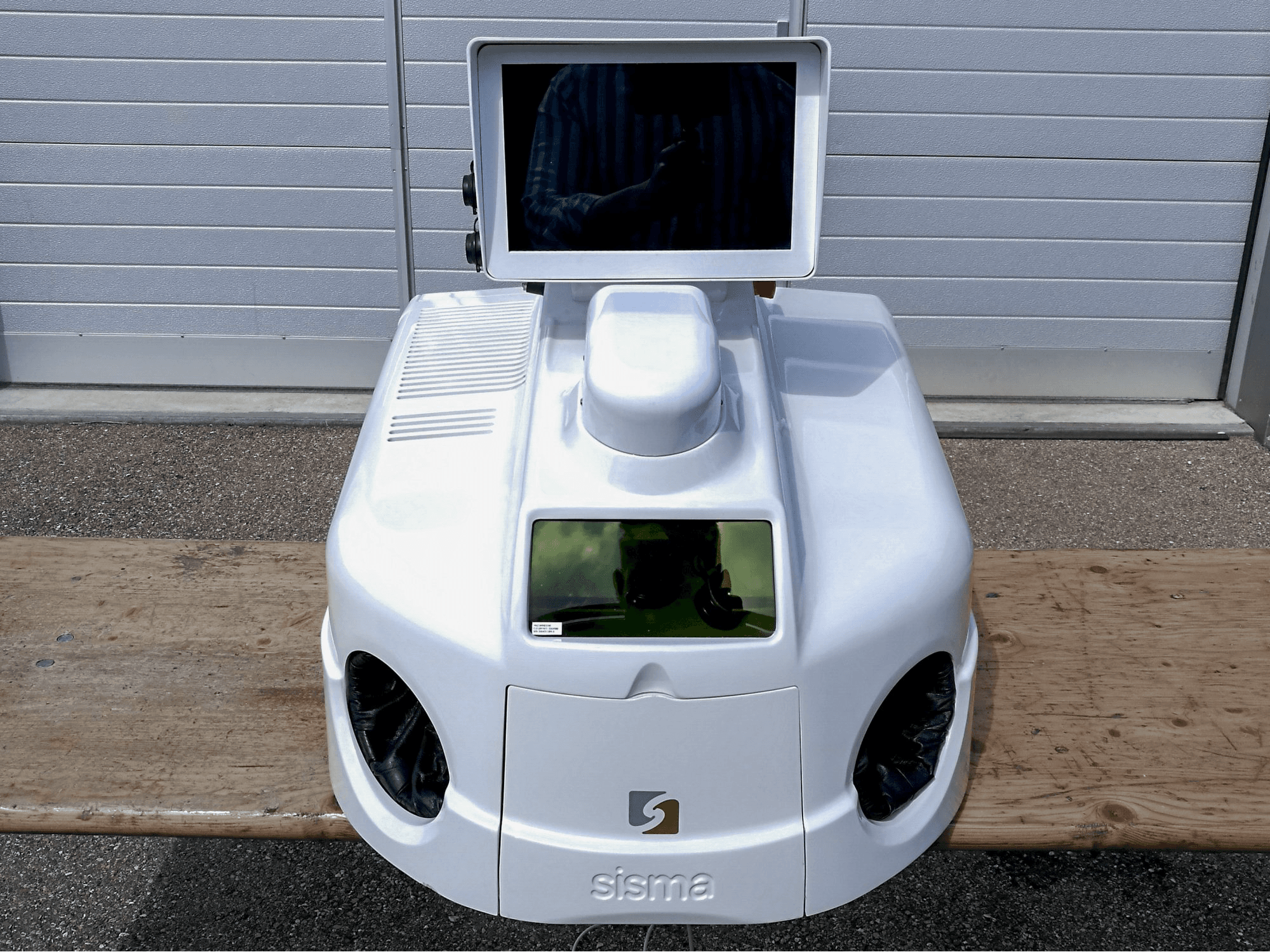 Koneen Sisma etunäkymäLM-DV 100