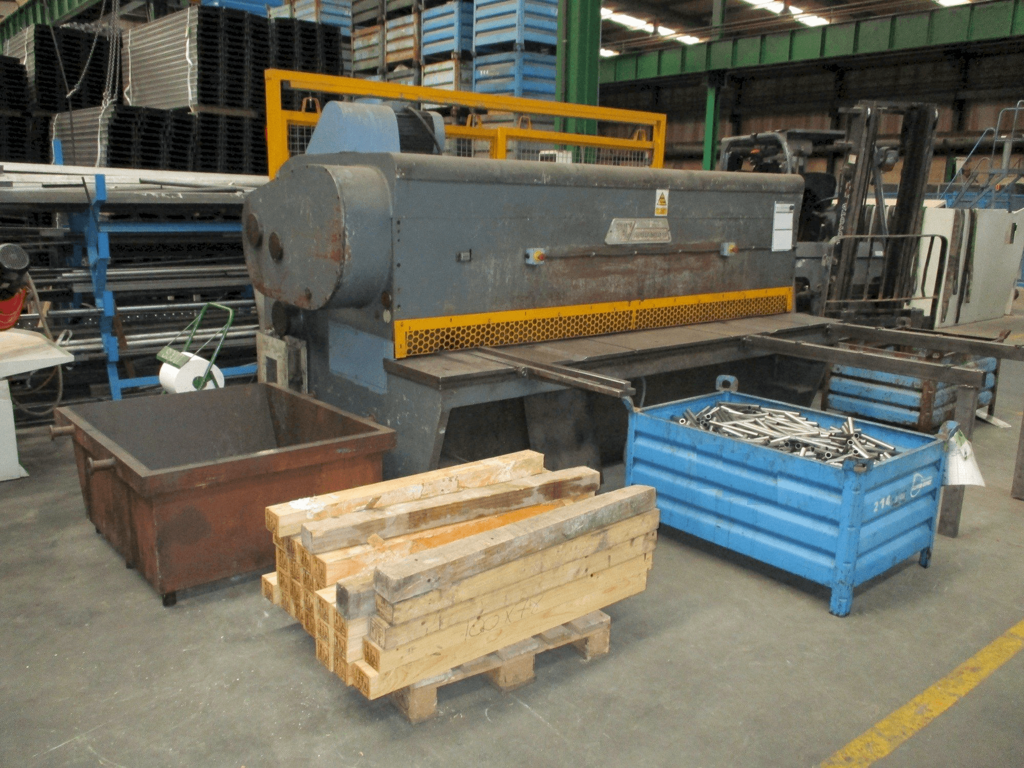 Koneen Taci AC-10/30 etunäkymä