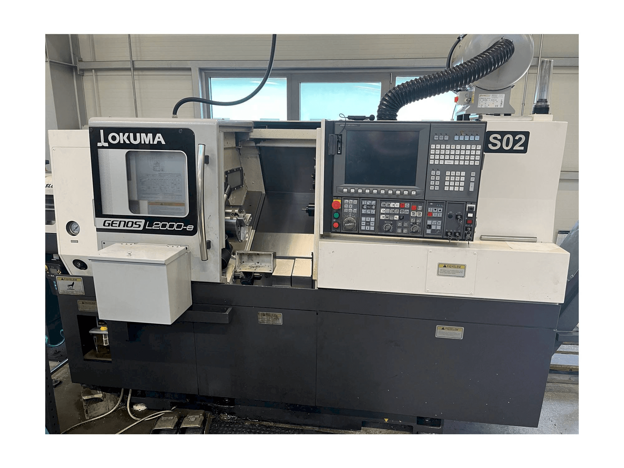 Koneen Okuma GENOS L200 etunäkymä