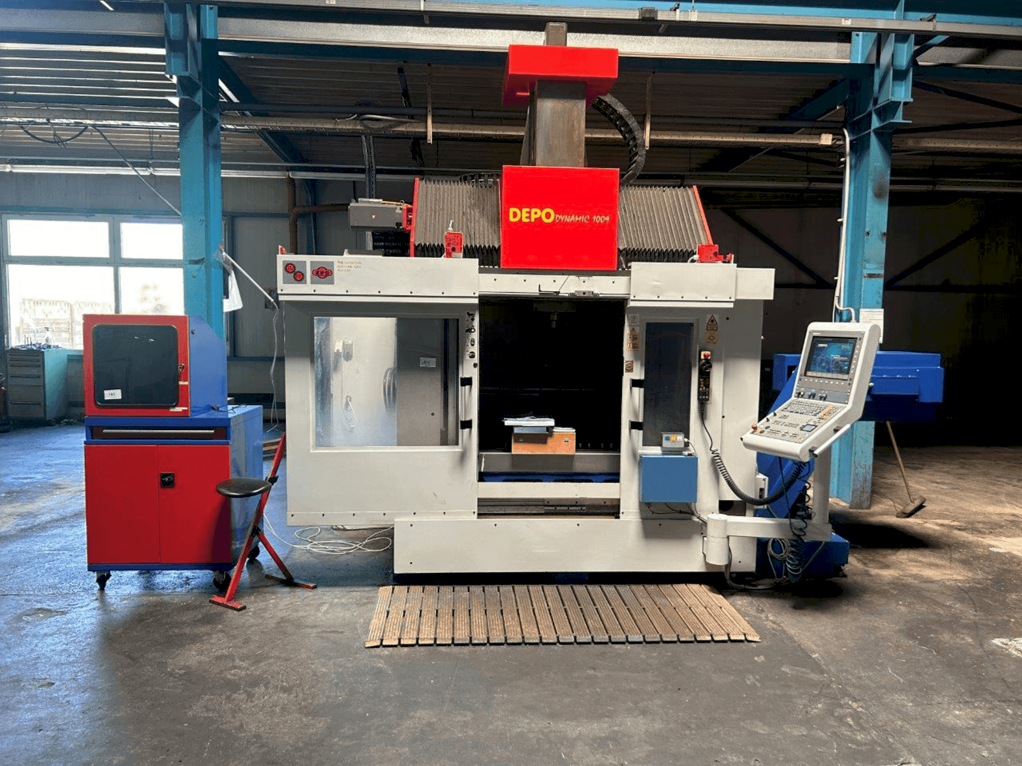 Koneen DEPO Dynamic 1009 etunäkymä