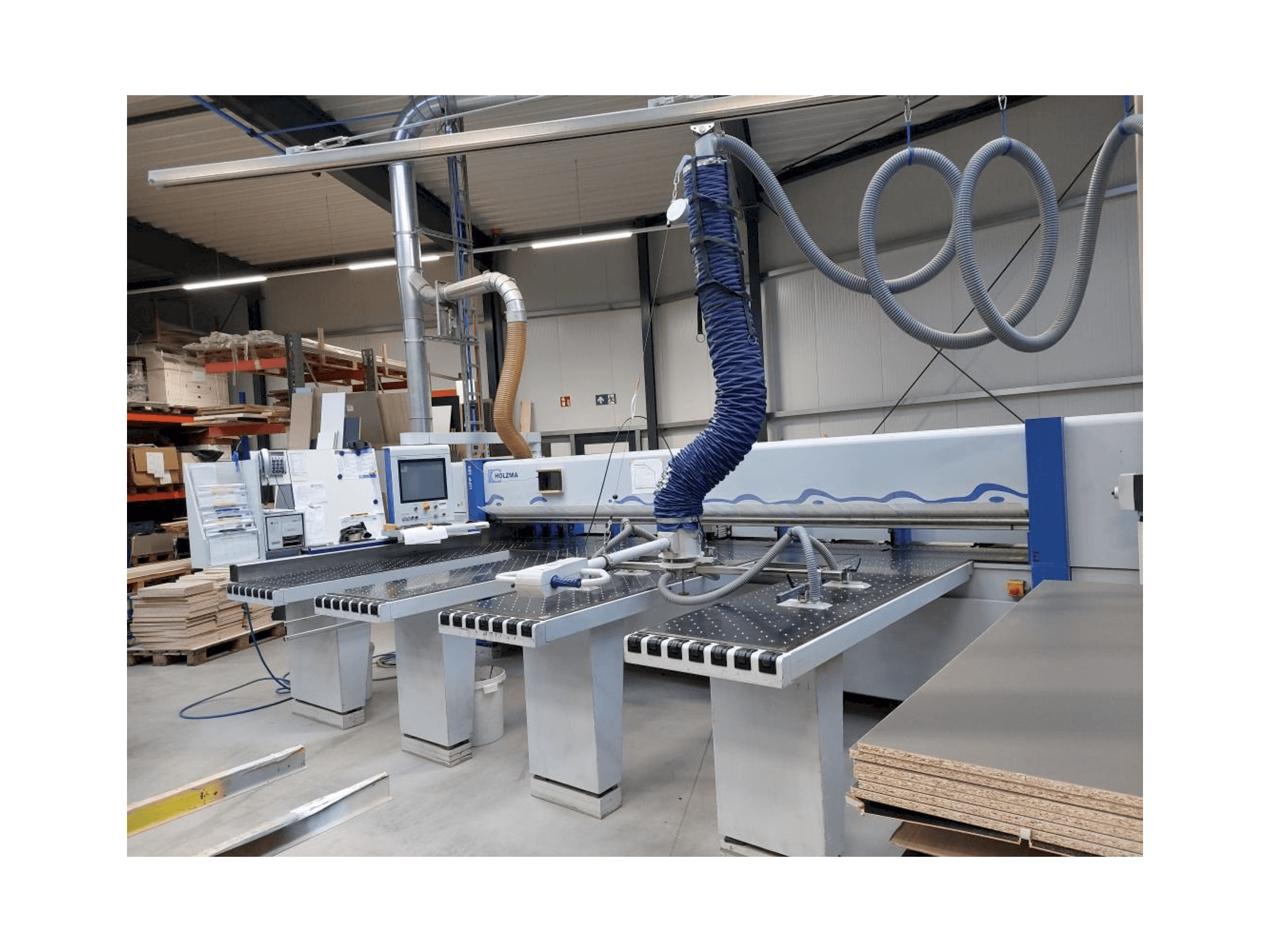 Koneen HOLZMA HPP 380 etunäkymä