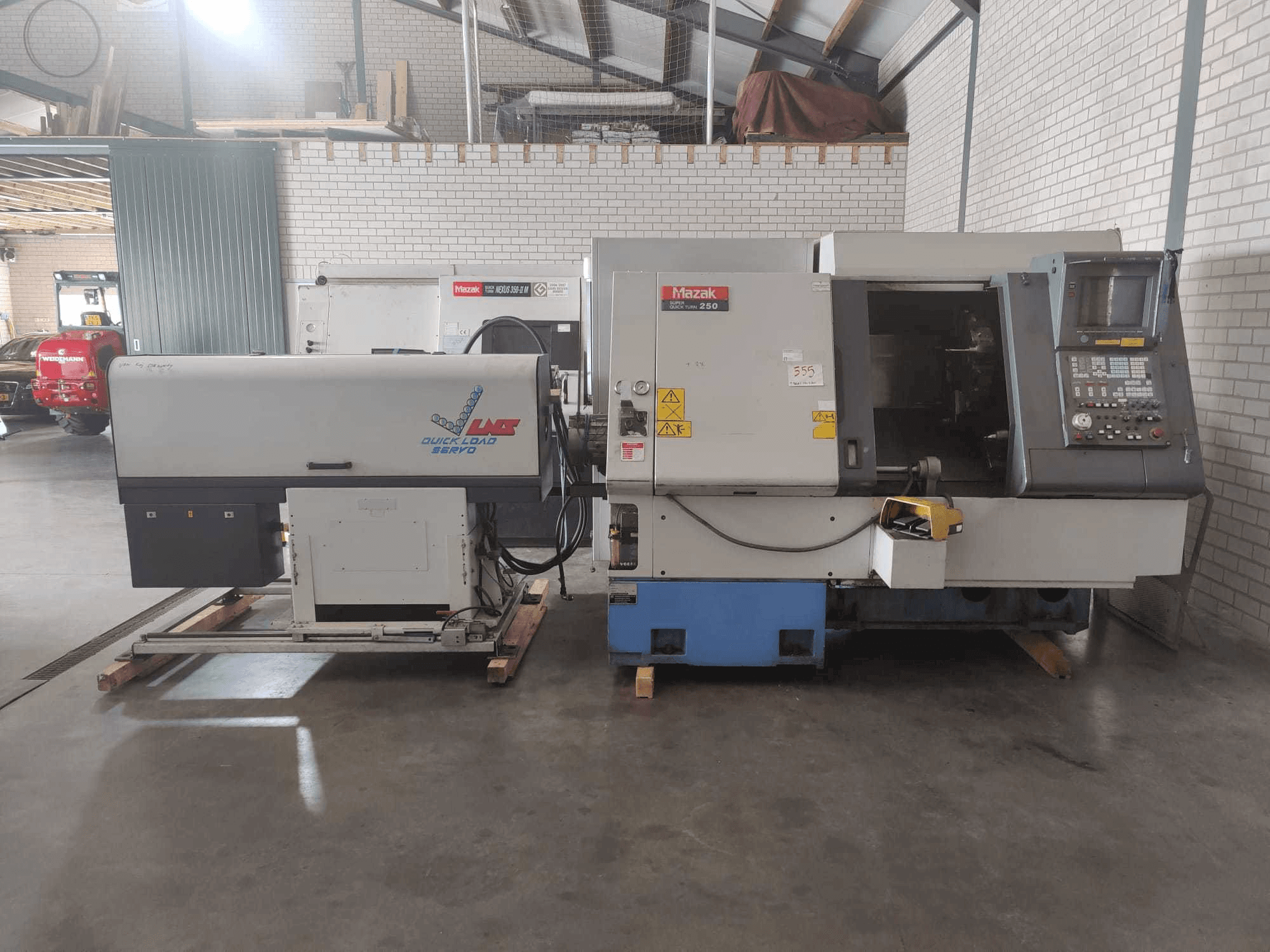 Koneen Mazak Super Quick Turn 250 etunäkymä
