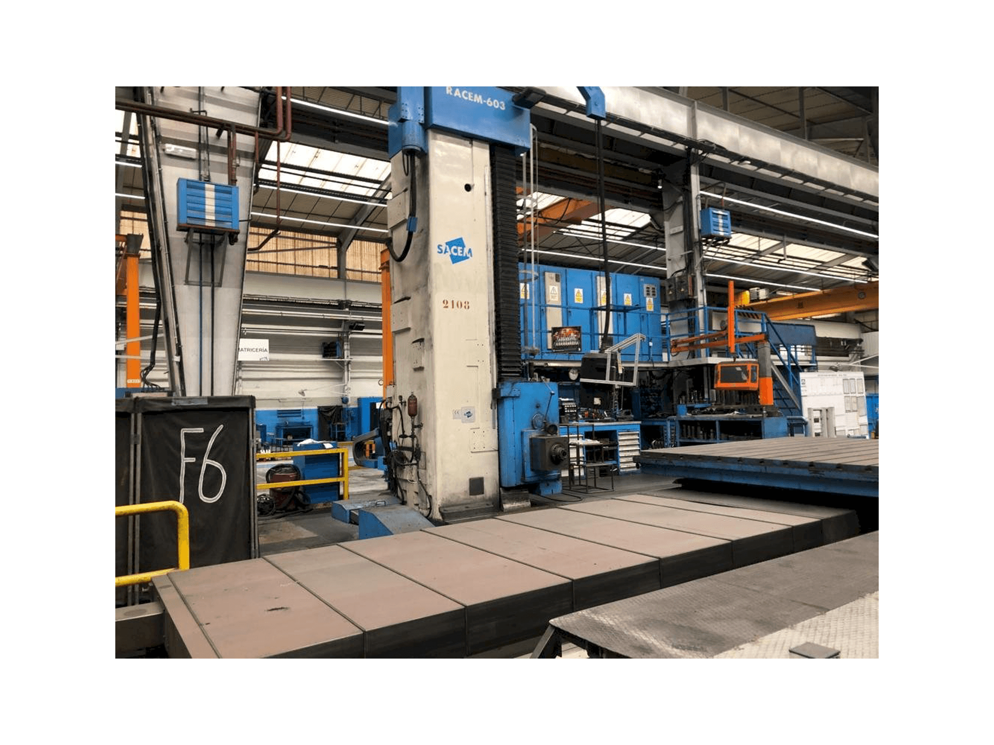 Koneen Sacem Racem-603 etunäkymä