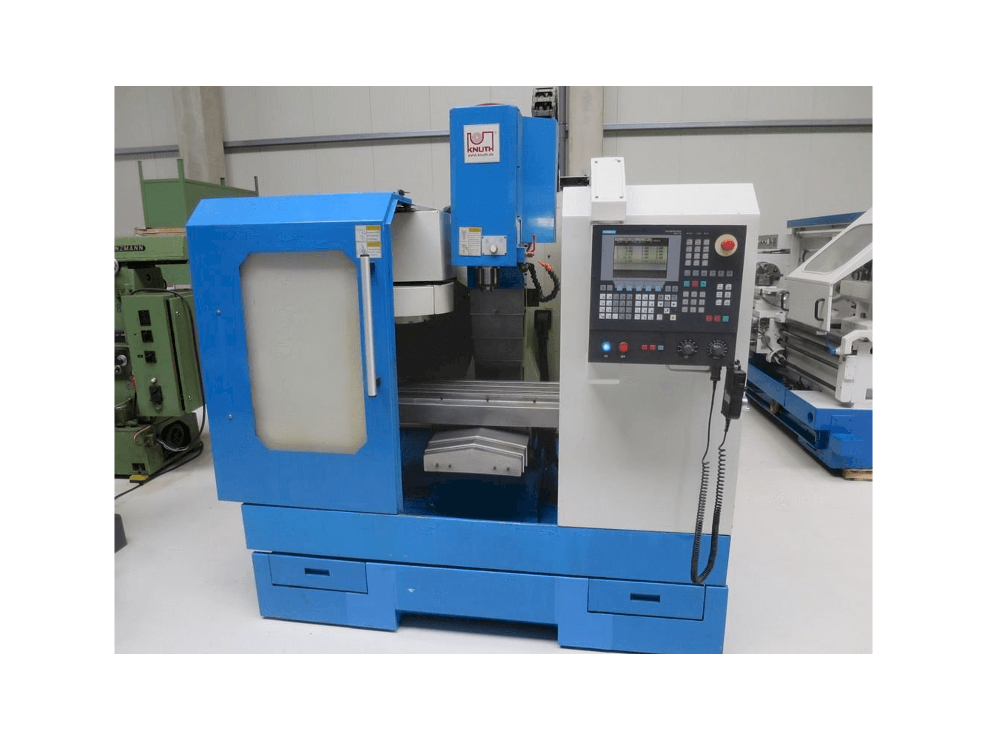Koneen KNUTH EcoMill 350 etunäkymä