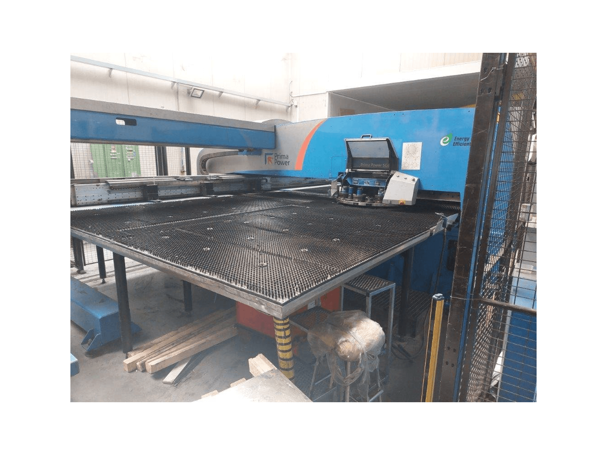 Koneen Prima Power SGe6 etunäkymä