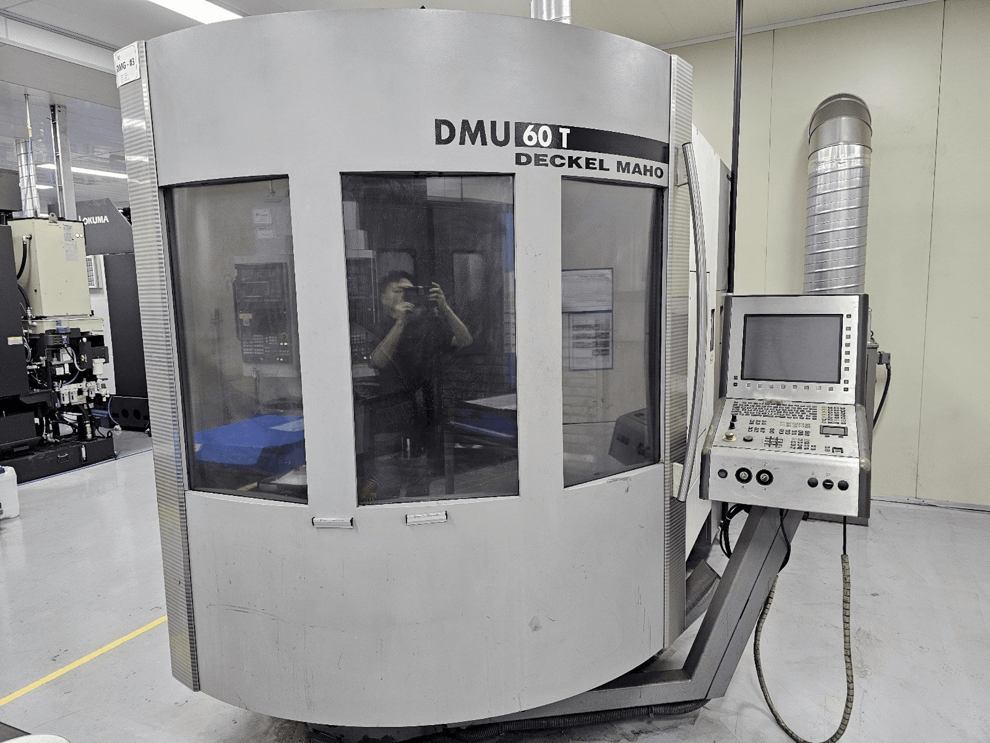 Koneen DECKEL MAHO DMU 60 T etunäkymä