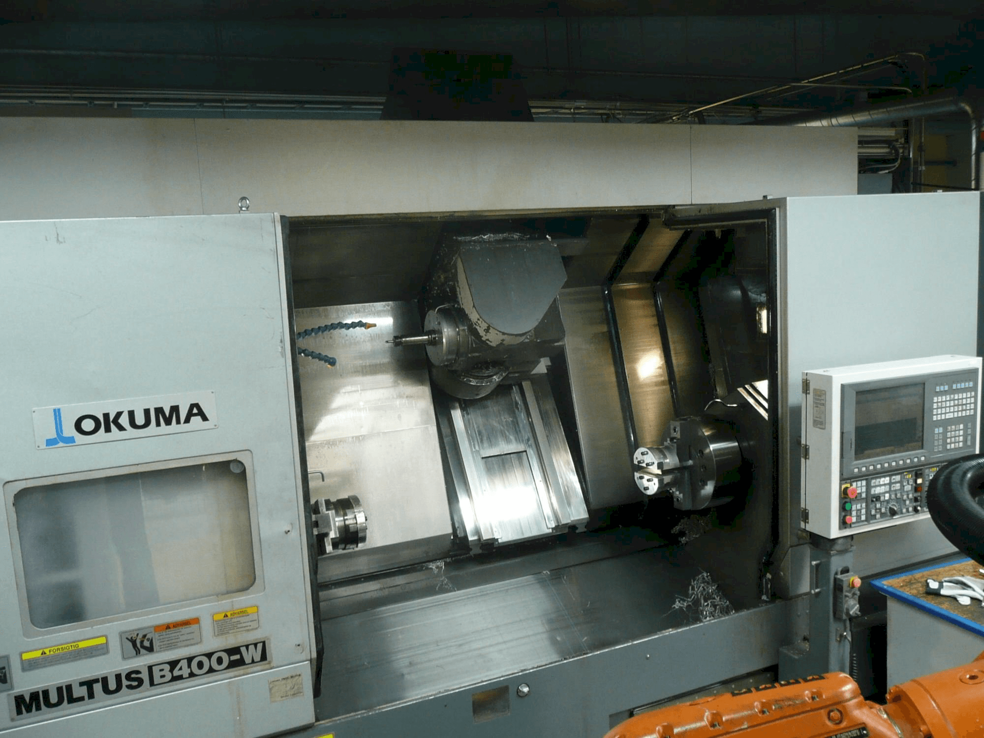 Koneen Okuma MULTUS B400-W etunäkymä