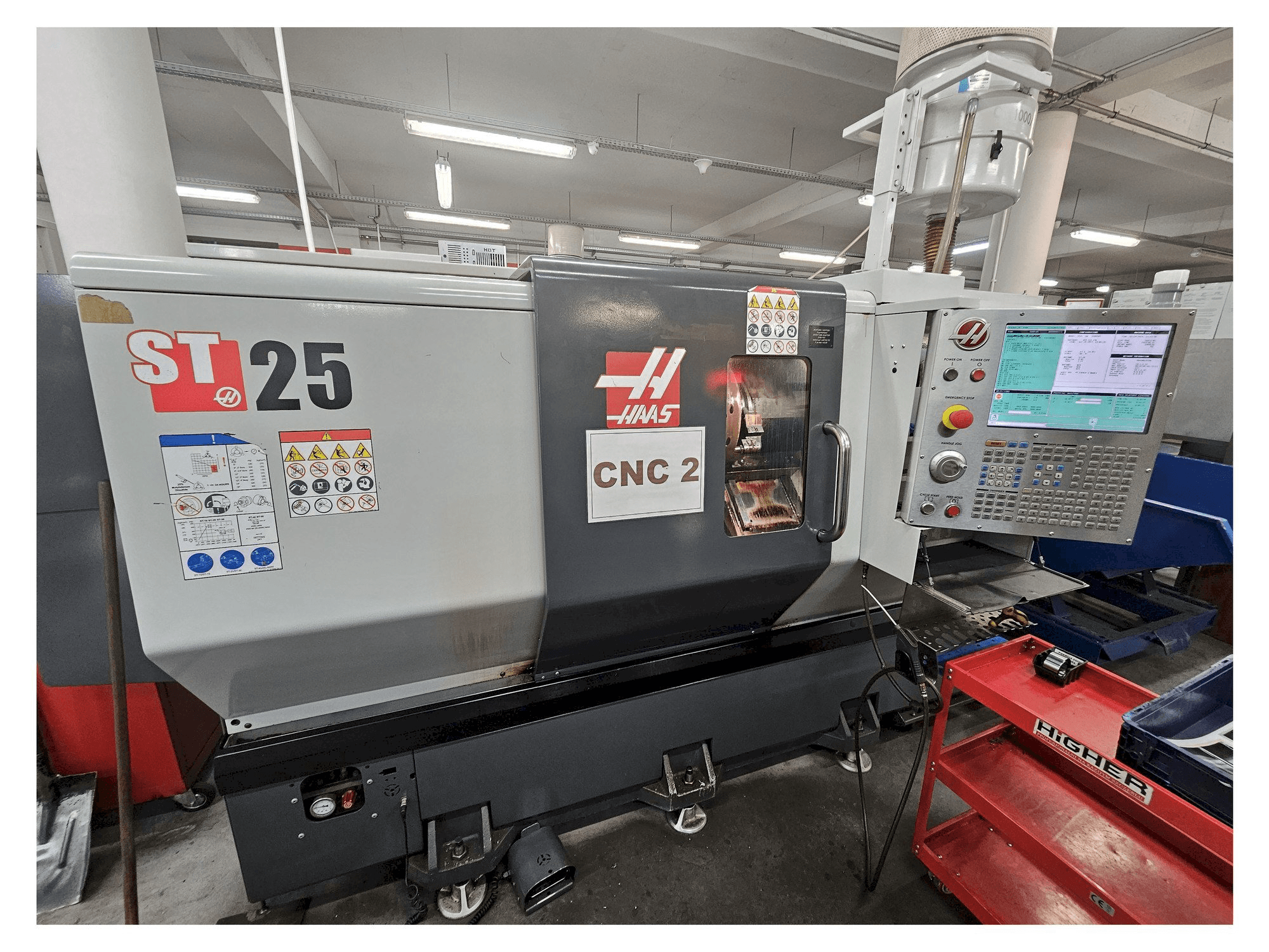 Koneen HAAS ST-25 etunäkymä