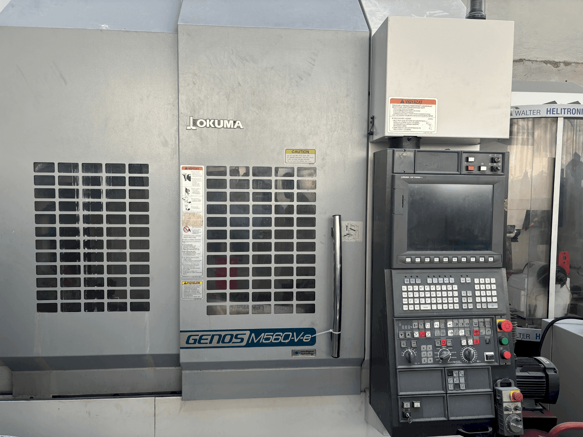 Koneen Okuma Genos M56-V-e etunäkymä