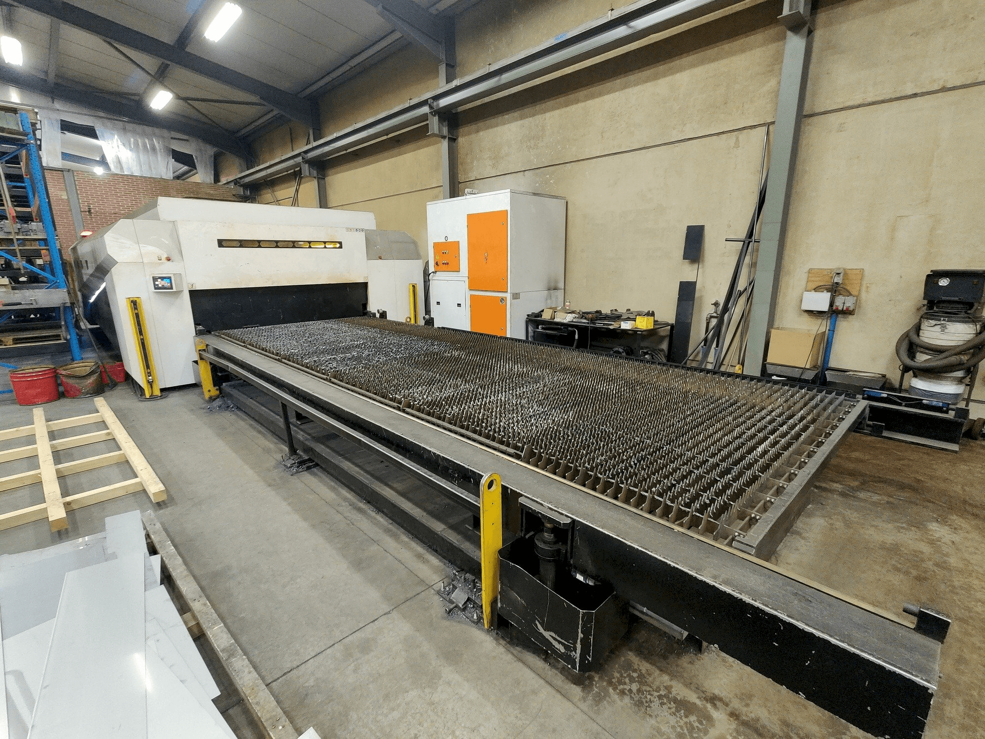 Koneen ERMAKSAN Fibermak Momentum Gen2 etunäkymä