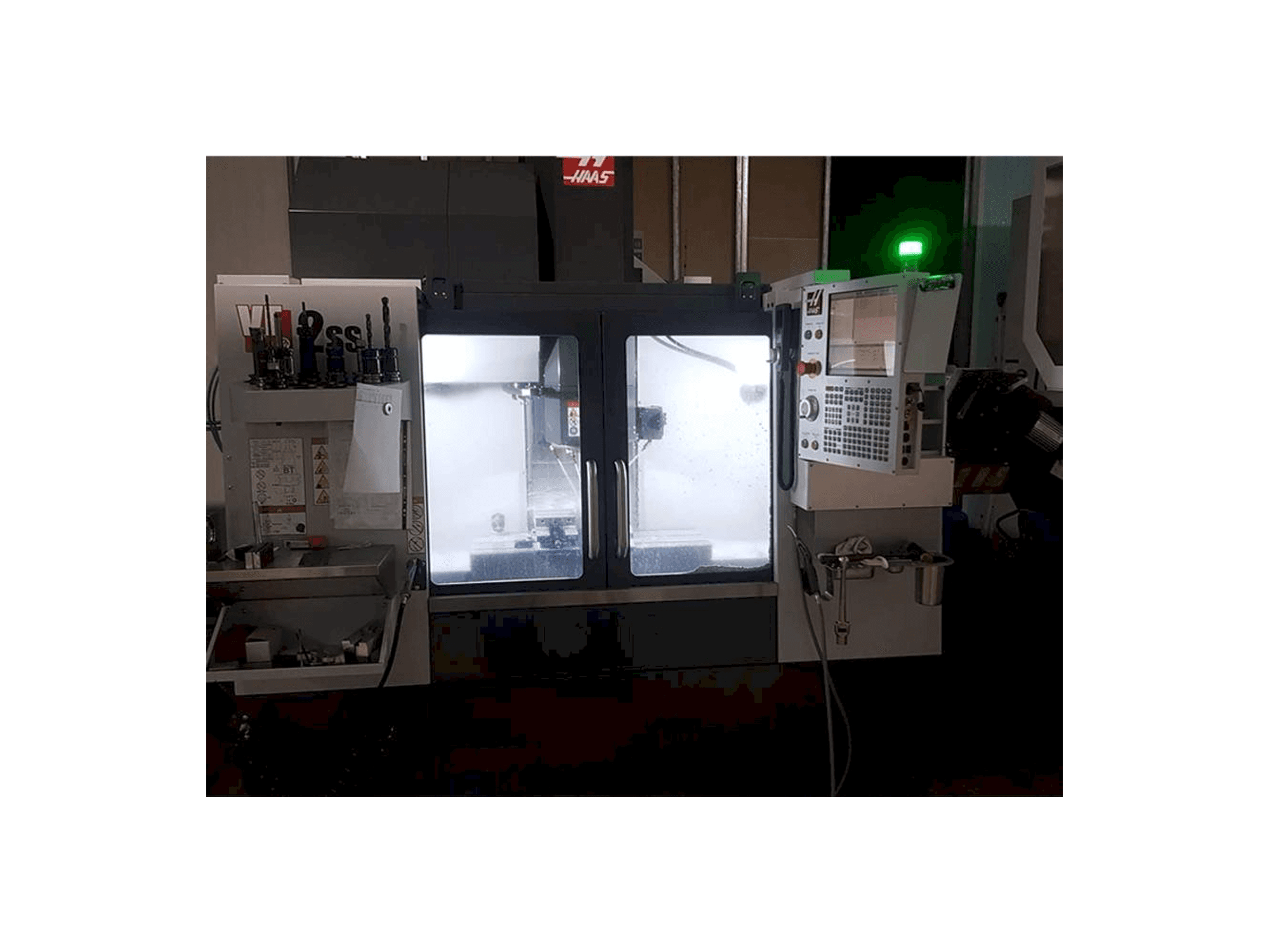 Koneen HAAS VF-2SS etunäkymä