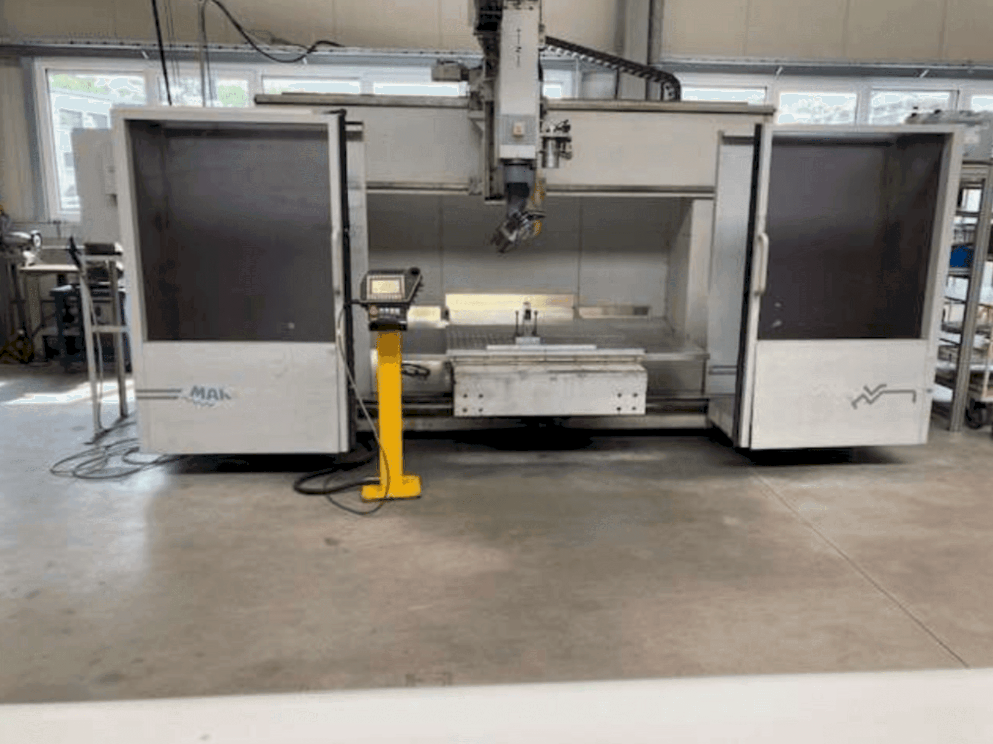 Koneen MAKA MK 7s etunäkymä