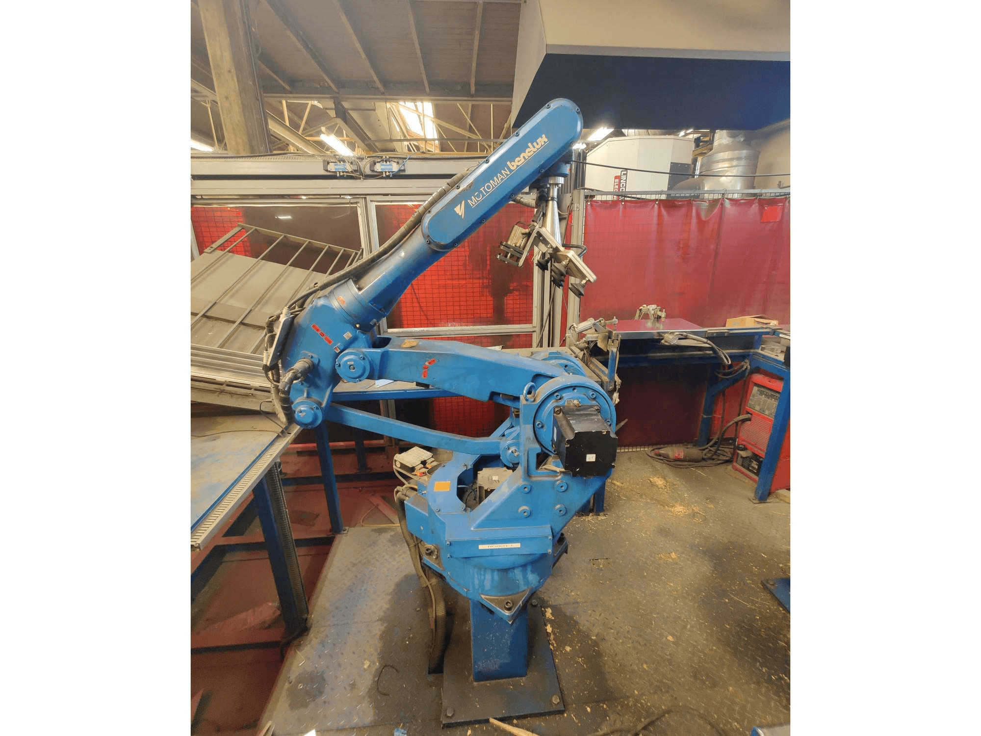 Koneen Yaskawa YR-SK16-C000 etunäkymä