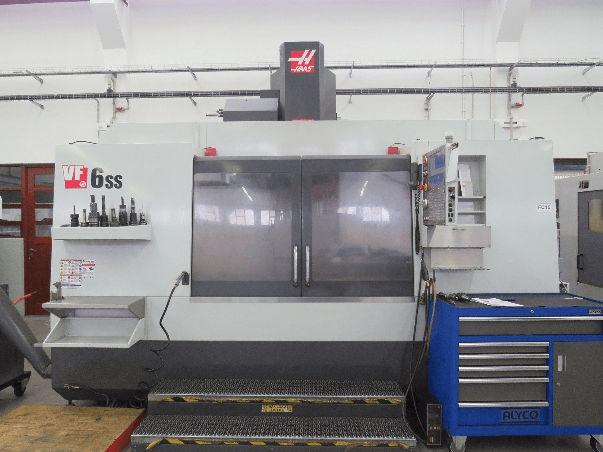 Koneen HAAS VF-6SS etunäkymä