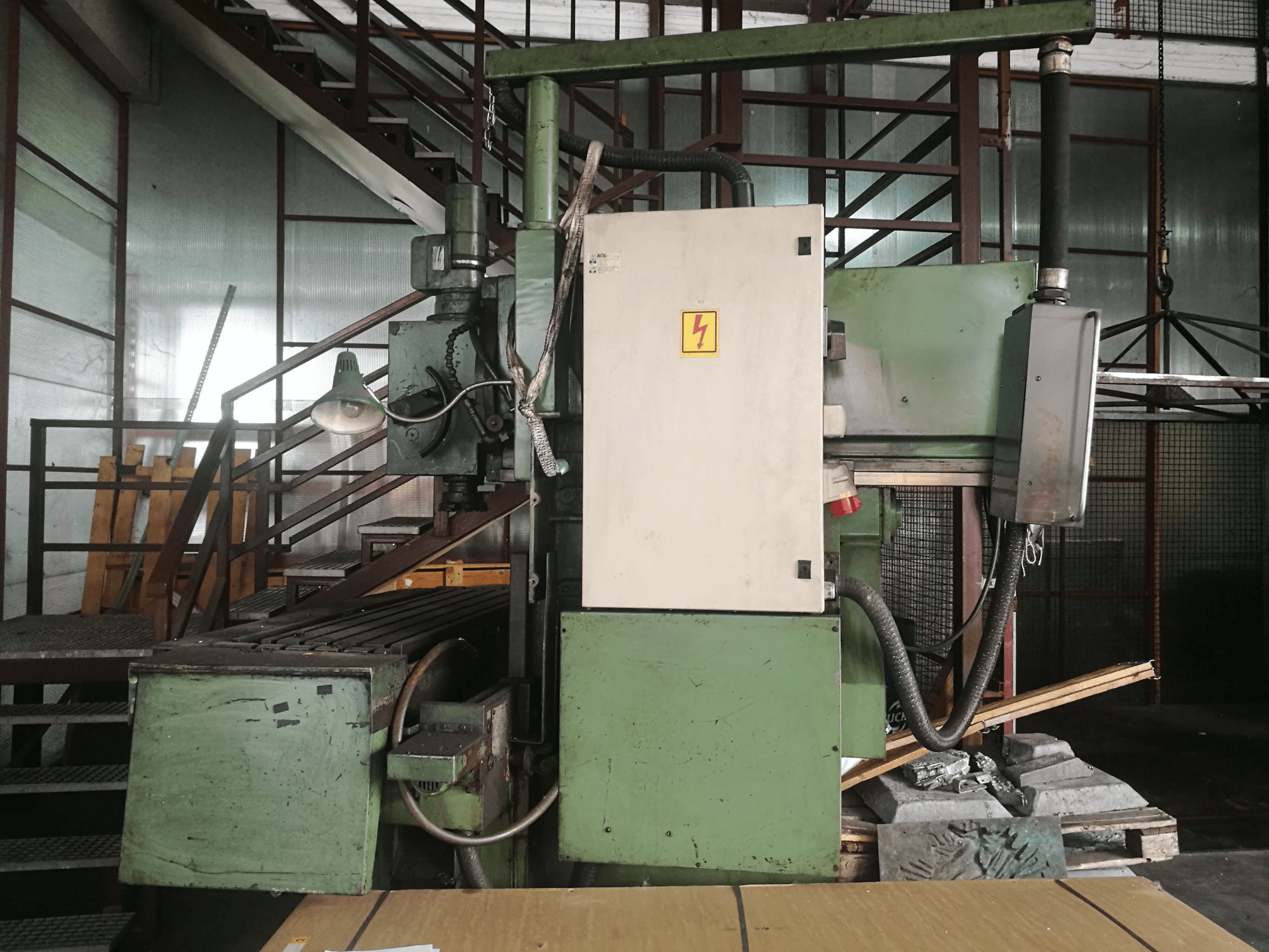 Koneen Prvomajska oikean sivun näkymä GUK 2