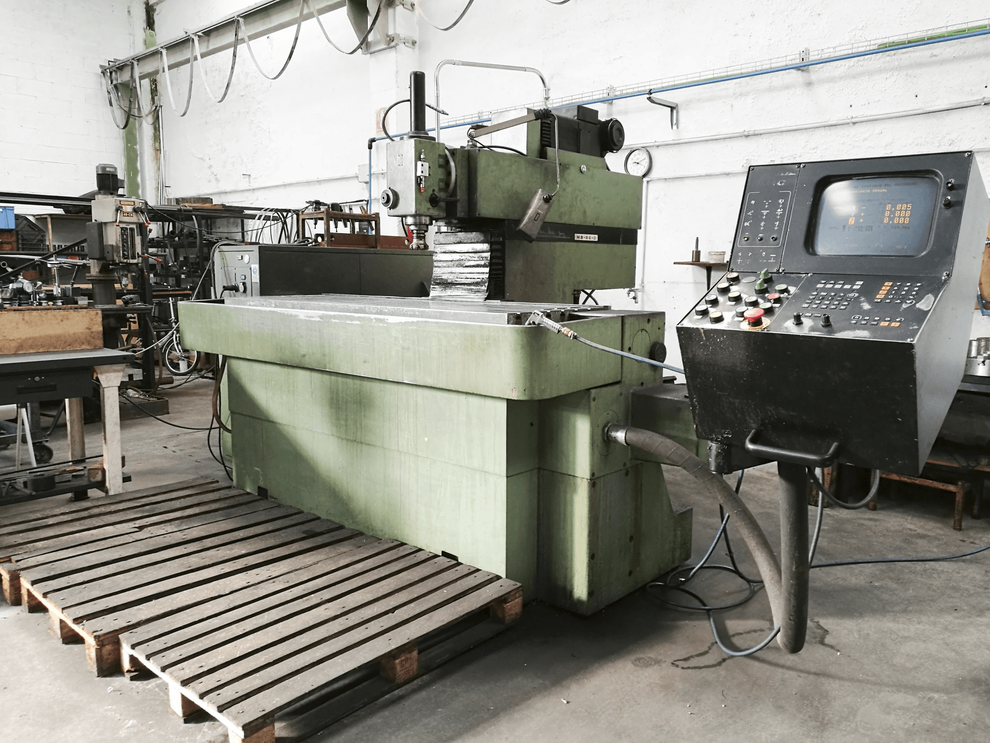 Koneen Metba oikea näkymäMB-55-D