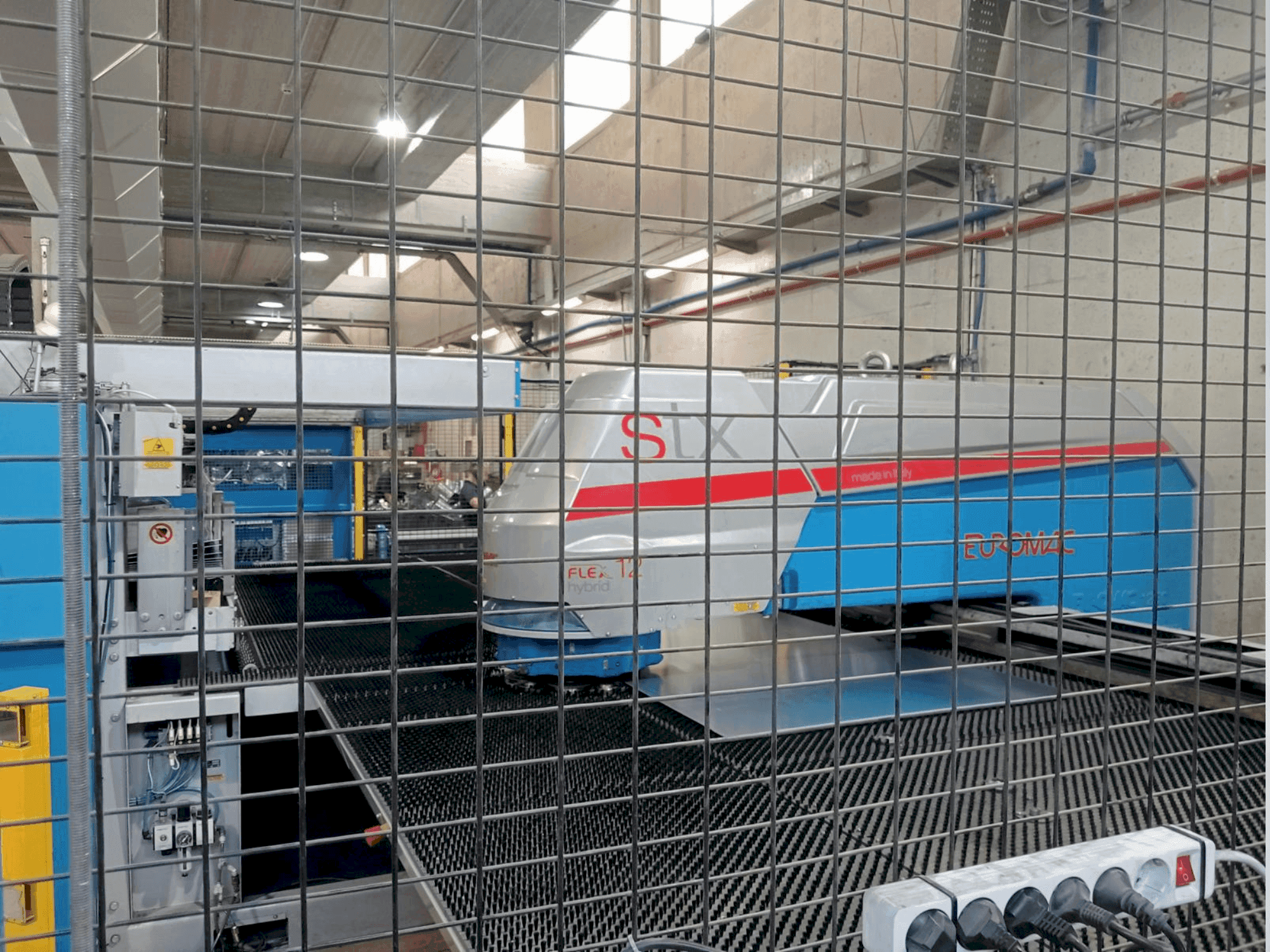 Koneen Euromac 1250 STX Flex 12 Hybrid etunäkymä