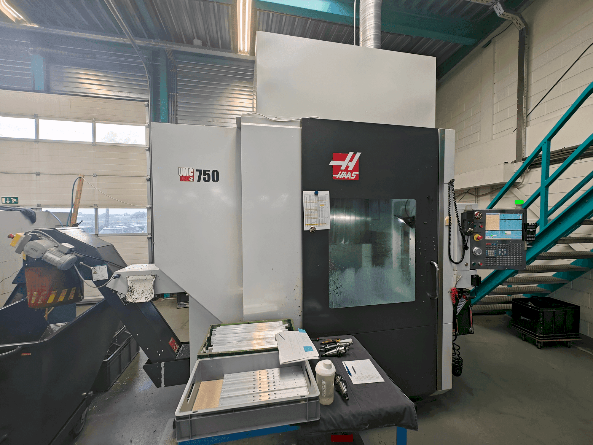 Koneen HAAS UMC-750 etunäkymä