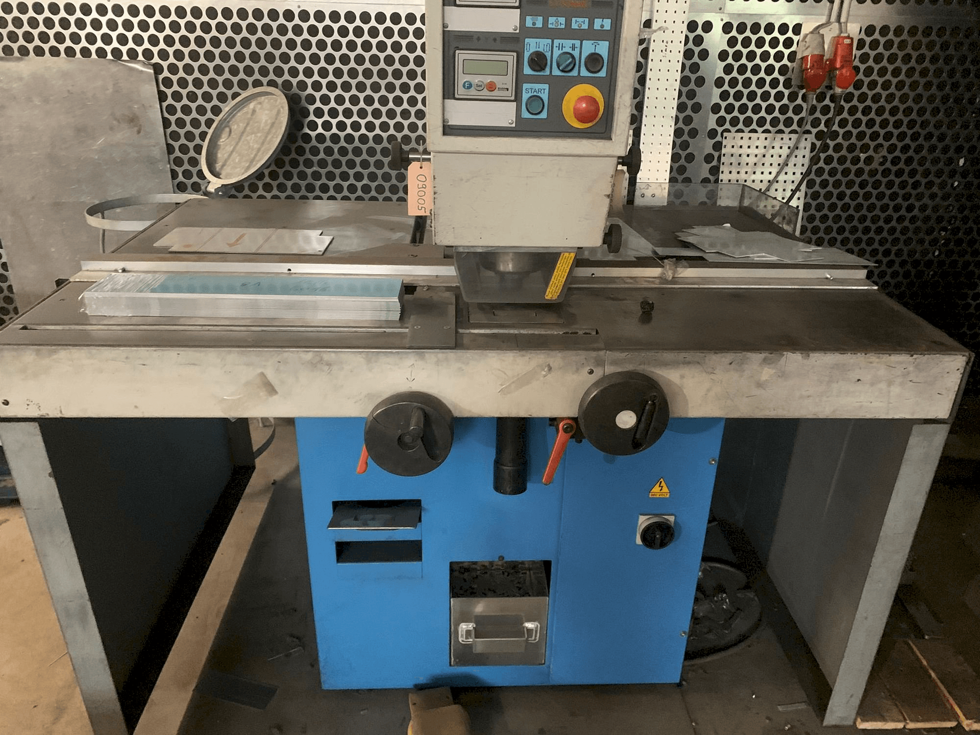 Koneen Euromac XP 750 / 25 etunäkymä