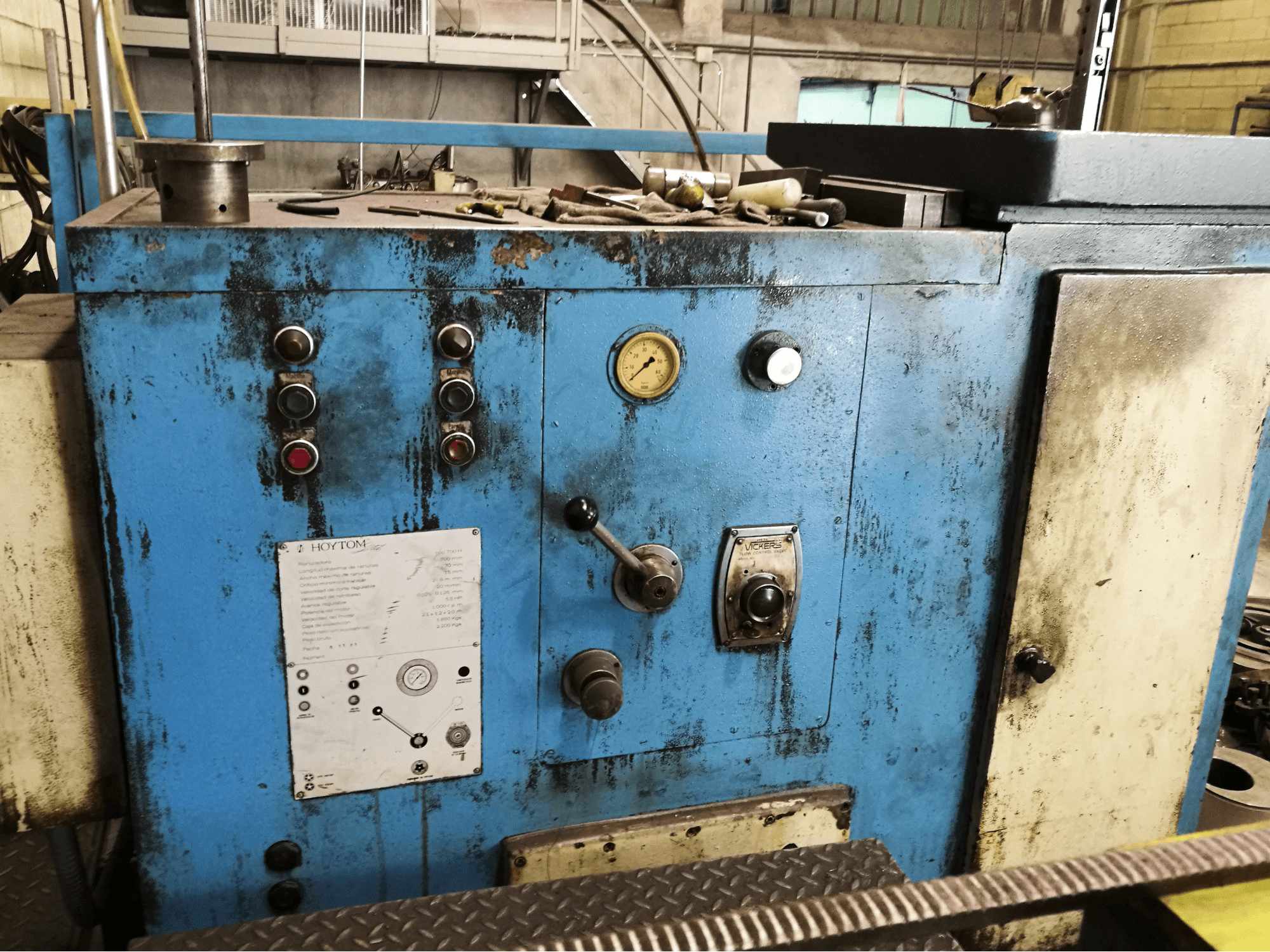 Koneen Hoytom etunäkymä700 H