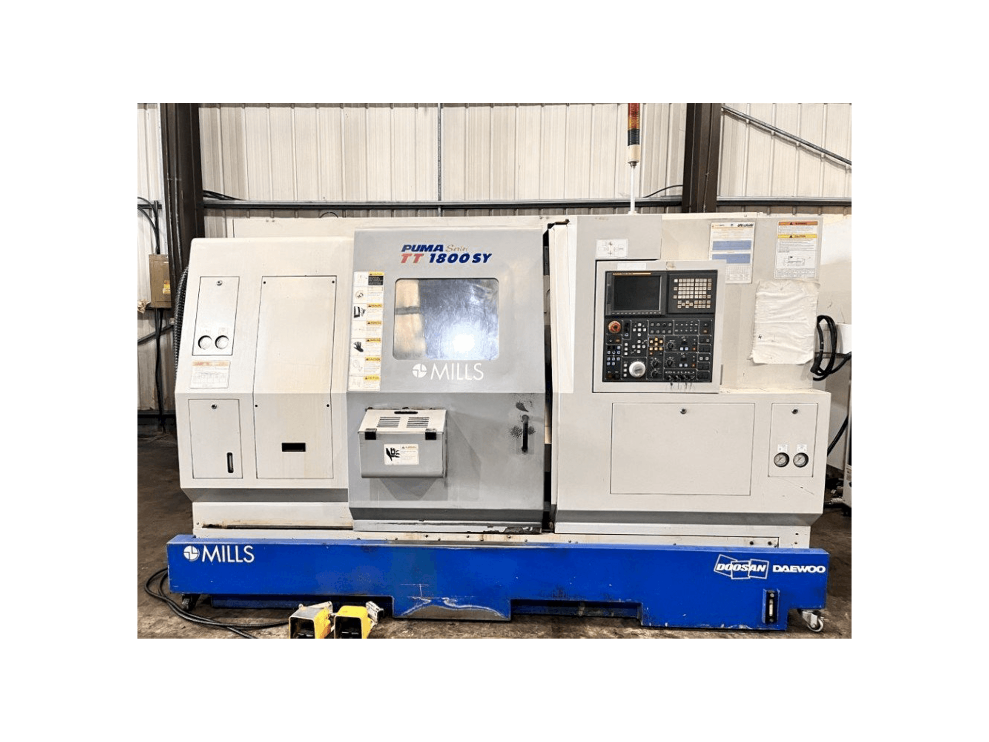 Koneen Doosan TT1800SY etunäkymä