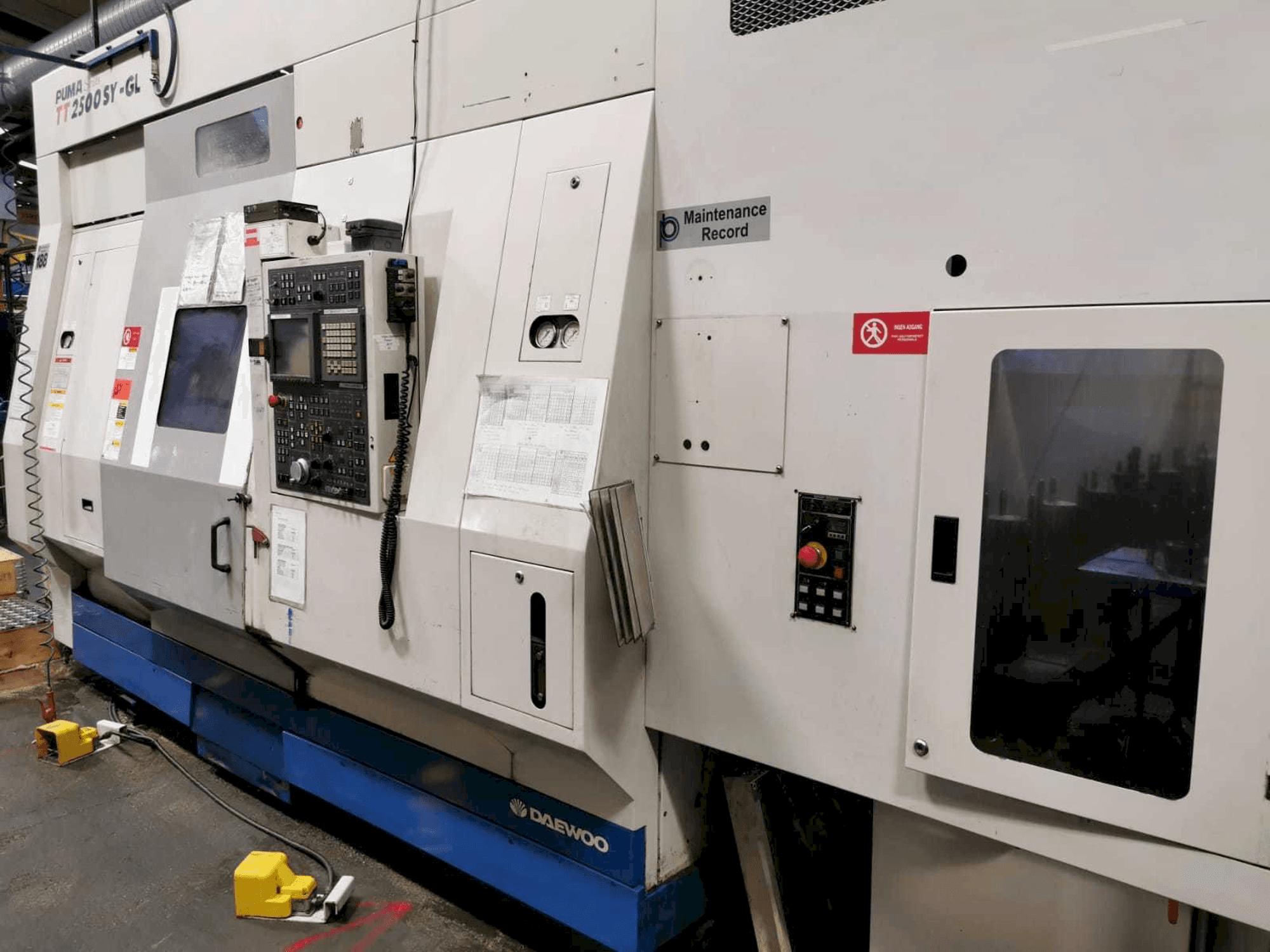 Koneen DAEWOO Puma TT2500SY - GL (2005) etunäkymä