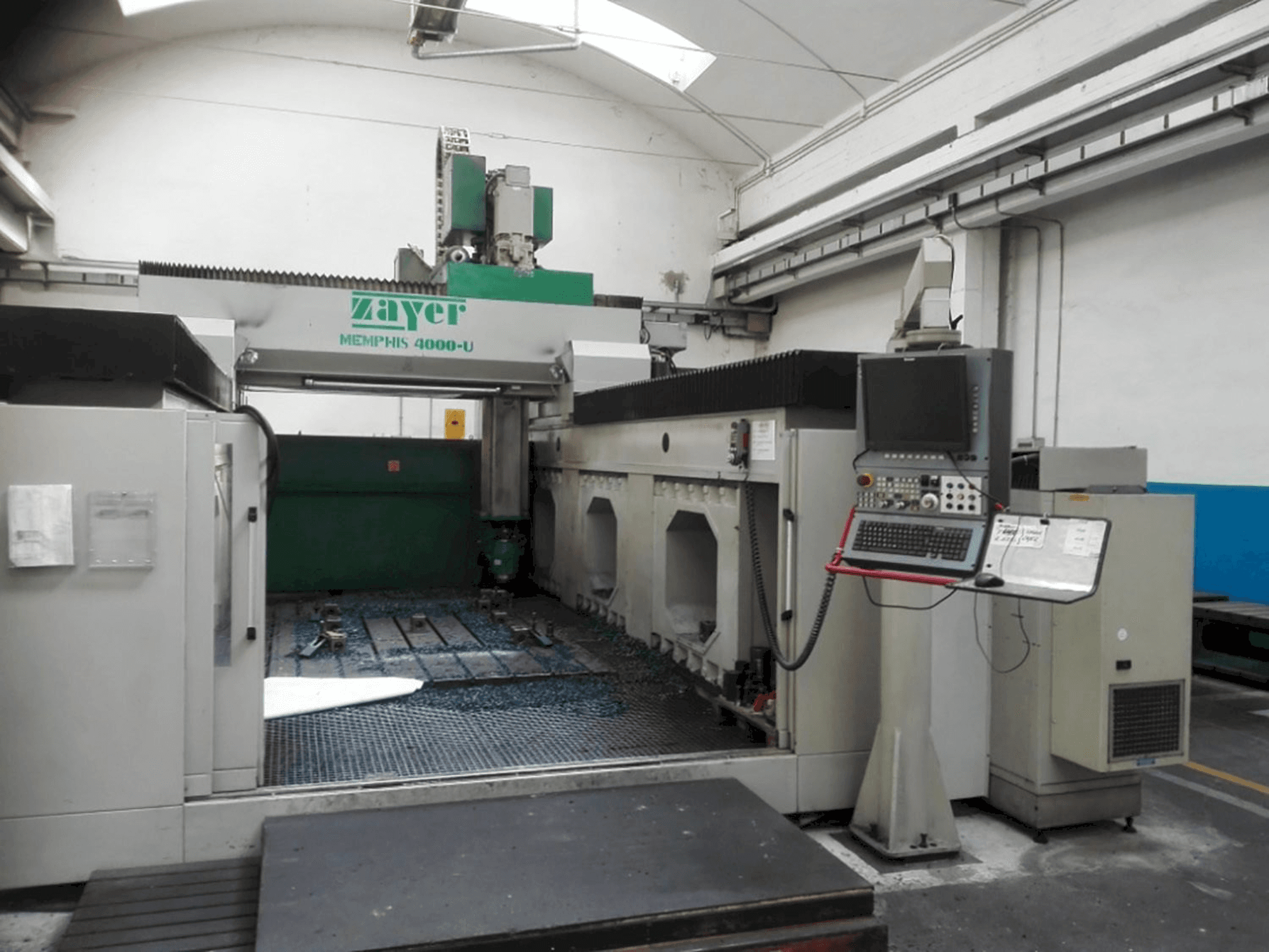 Koneen Zayer Memphis 4000 etunäkymä