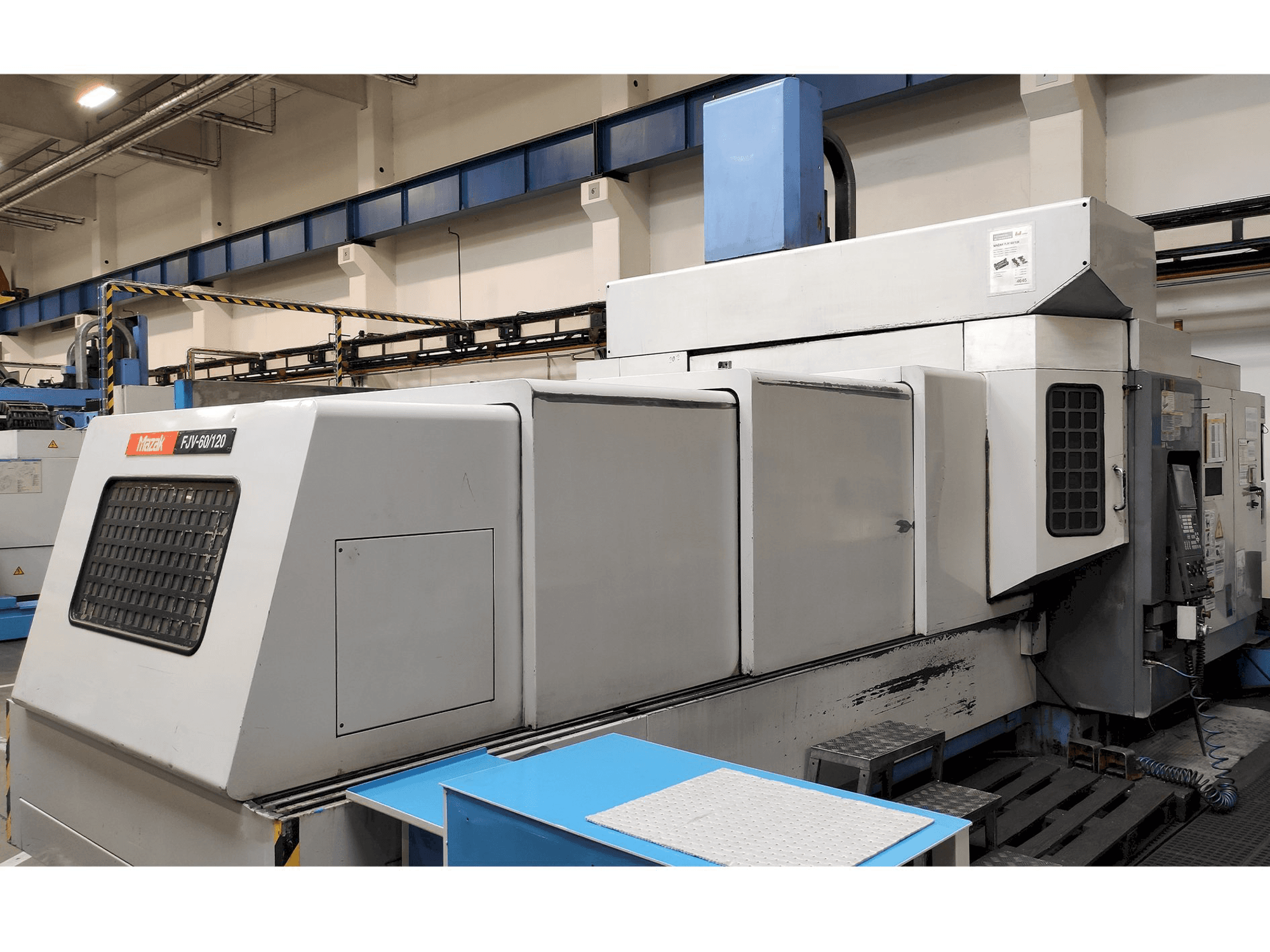 Koneen Mazak FJV 60/120 etunäkymä