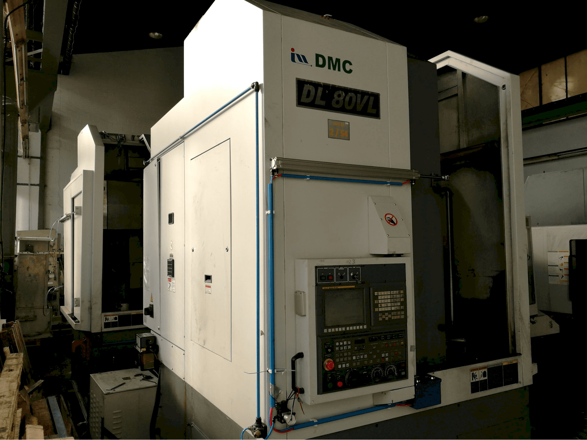 Koneen DMC vasen näkymä DL 80VL