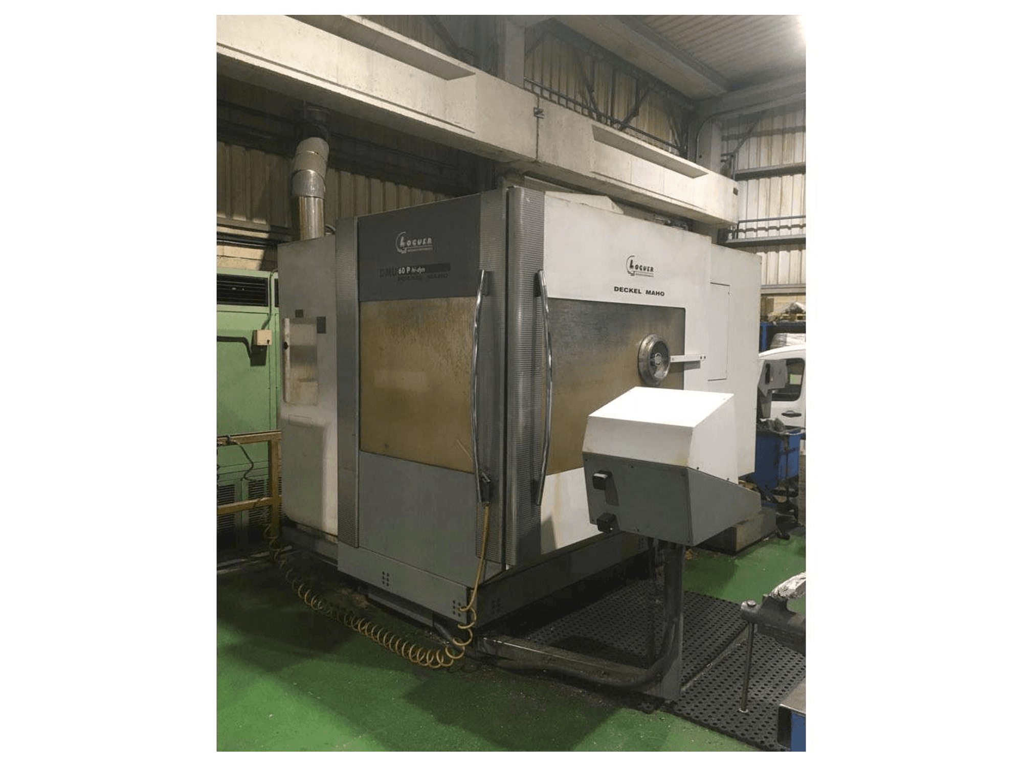 Koneen DECKEL MAHO DMU 60P hi-dyn etunäkymä