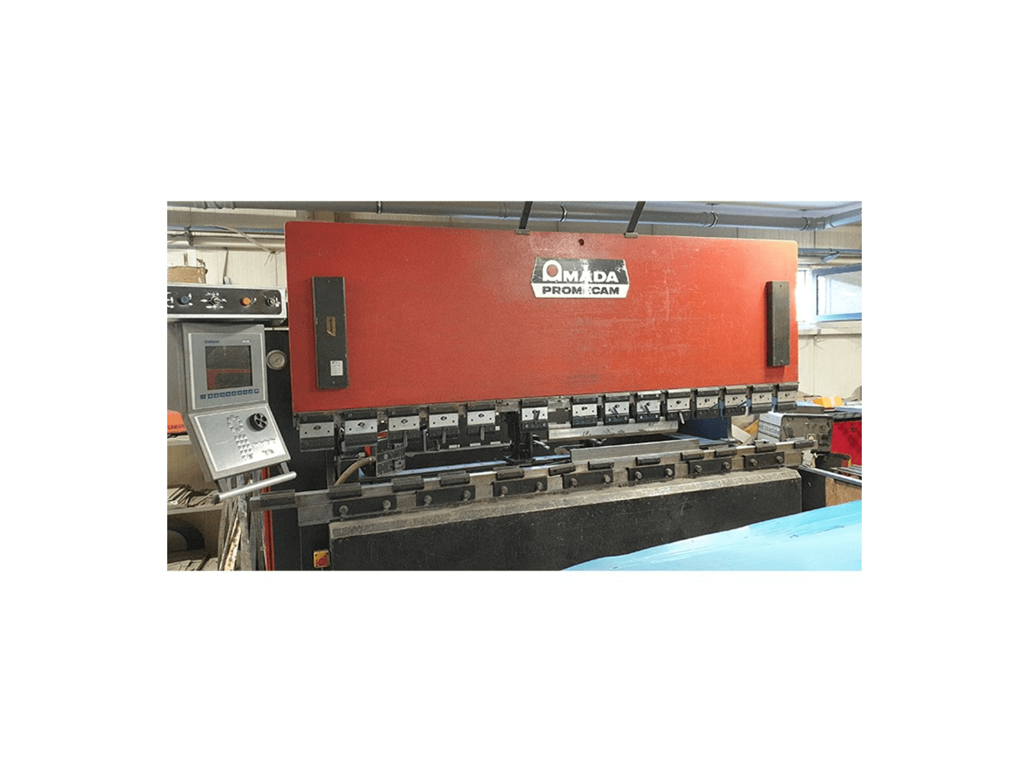 Koneen AMADA ITPS 103 etunäkymä