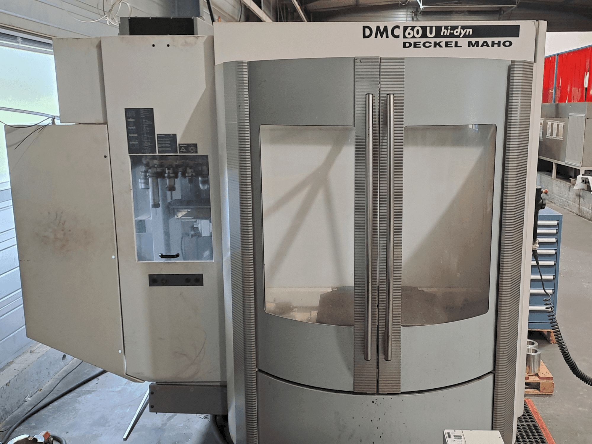 Koneen DECKEL MAHO DMC 60 Hi Dyn etunäkymä