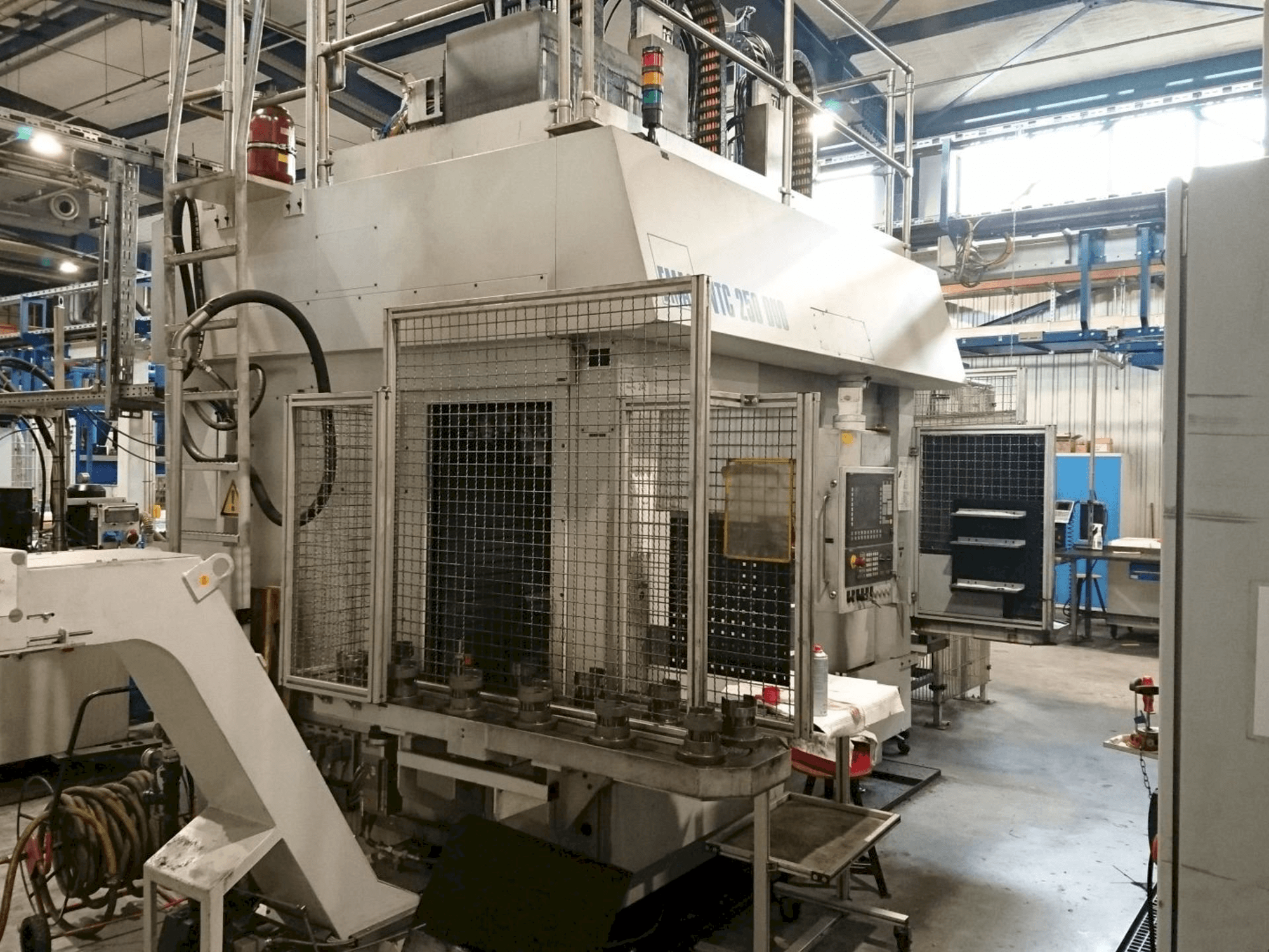 Koneen EMAG VTC 250 DUO etunäkymä